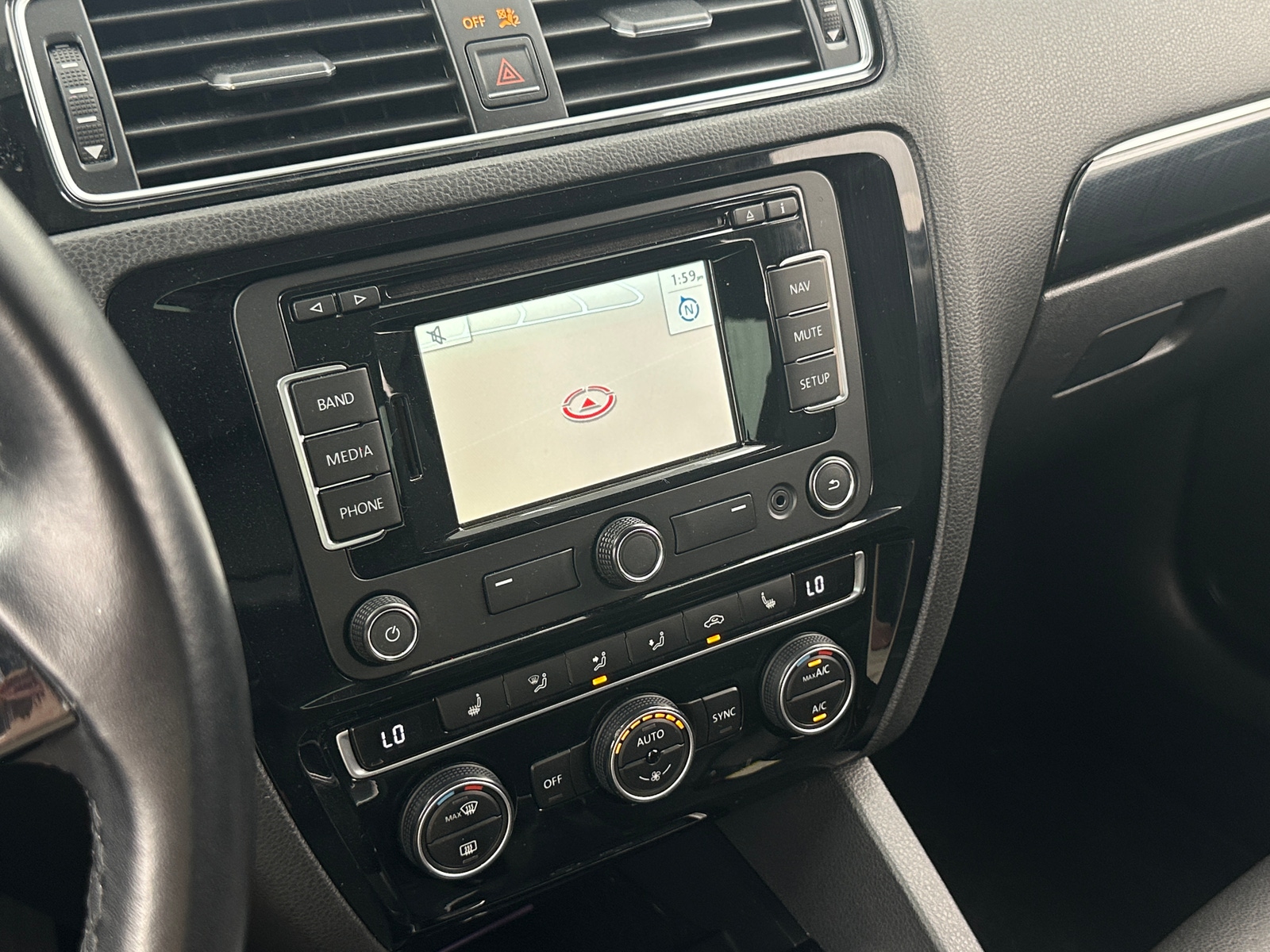 Thumbnail: 2015 Volkswagen Jetta - 4