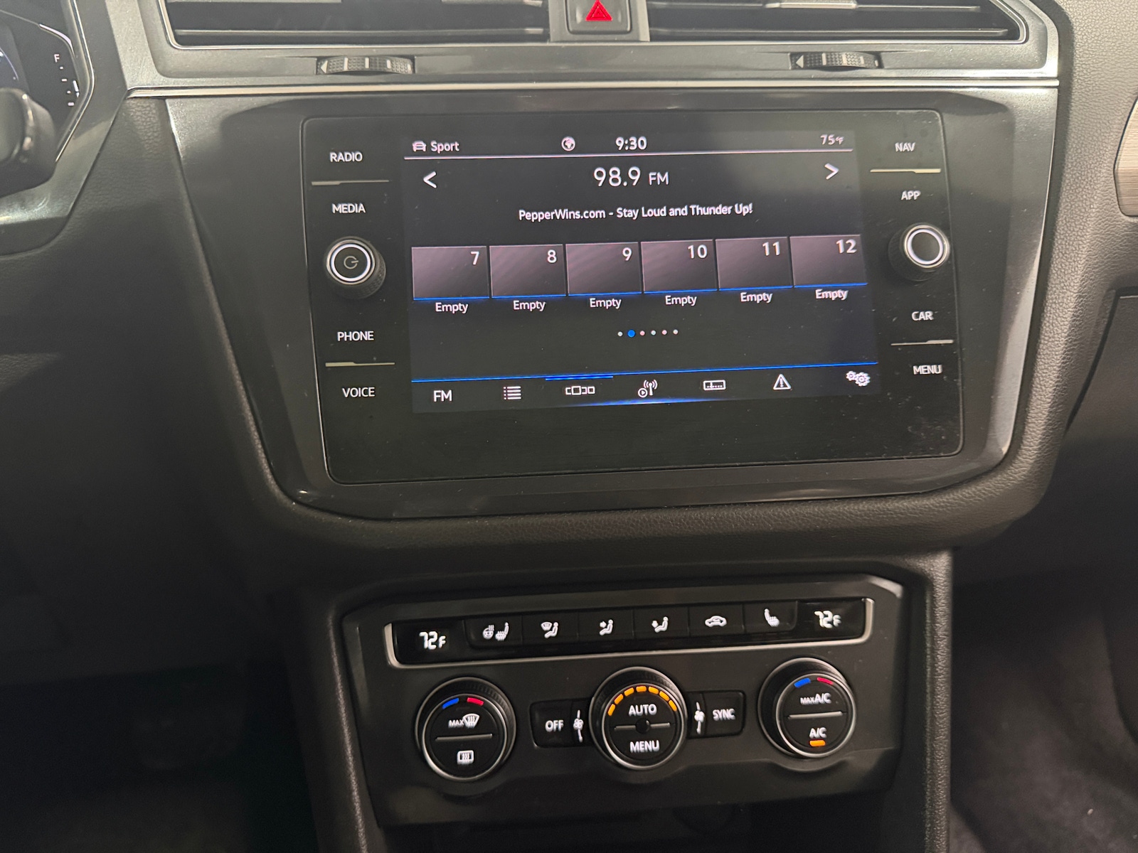 Thumbnail: 2021 Volkswagen Tiguan - 3