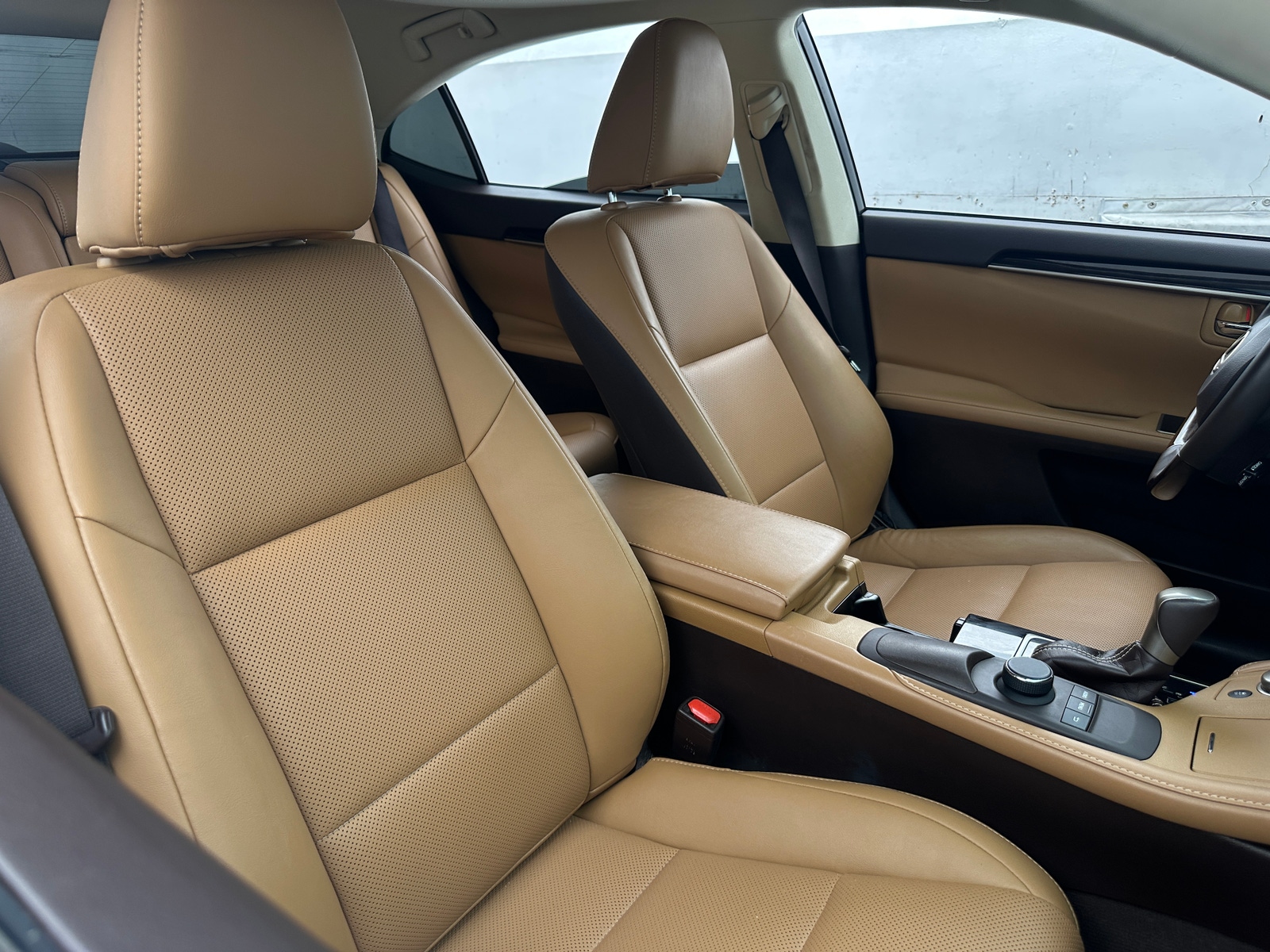Thumbnail: 2018 Lexus ES - 2