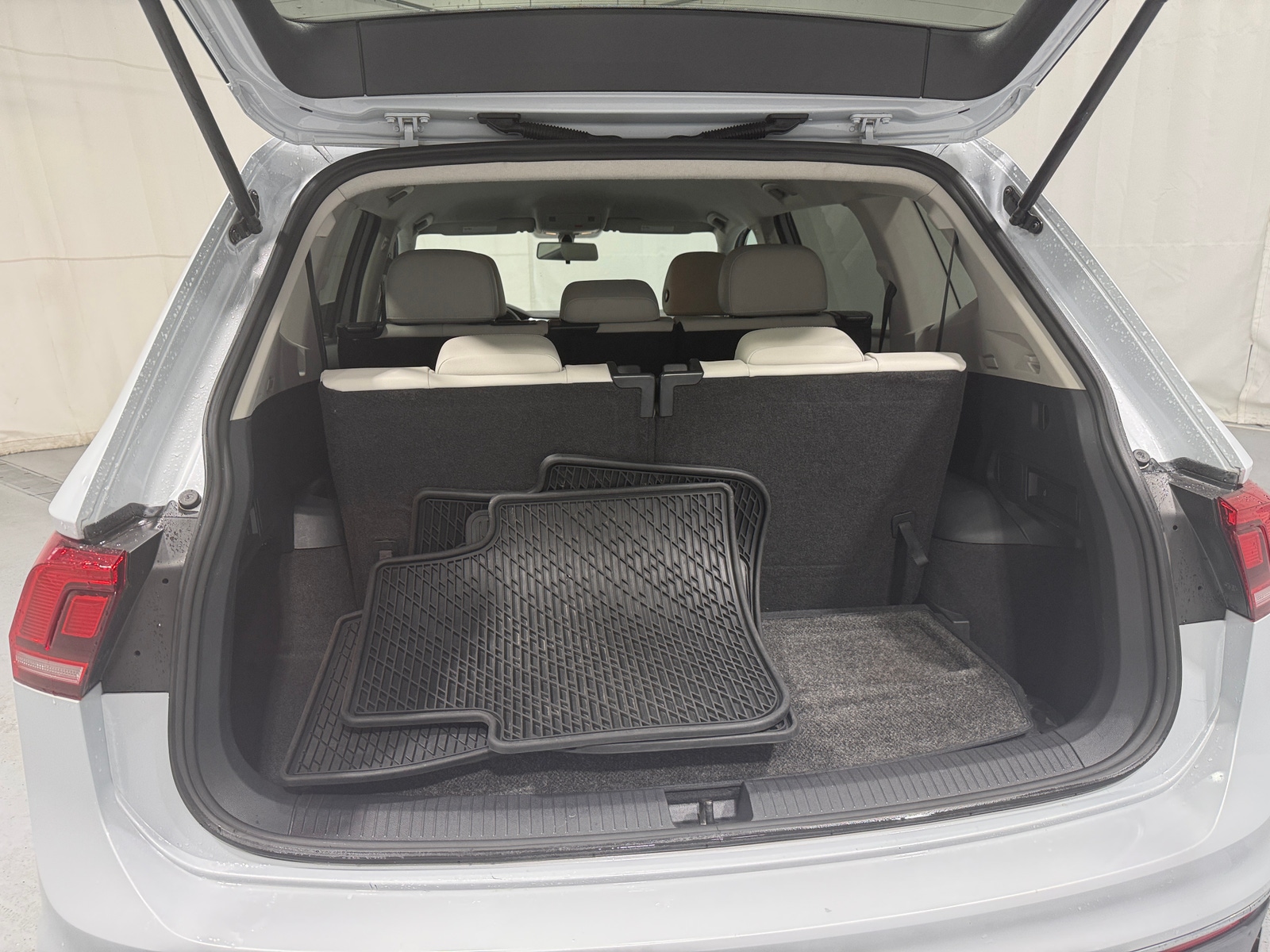 Thumbnail: 2018 Volkswagen Tiguan - 6