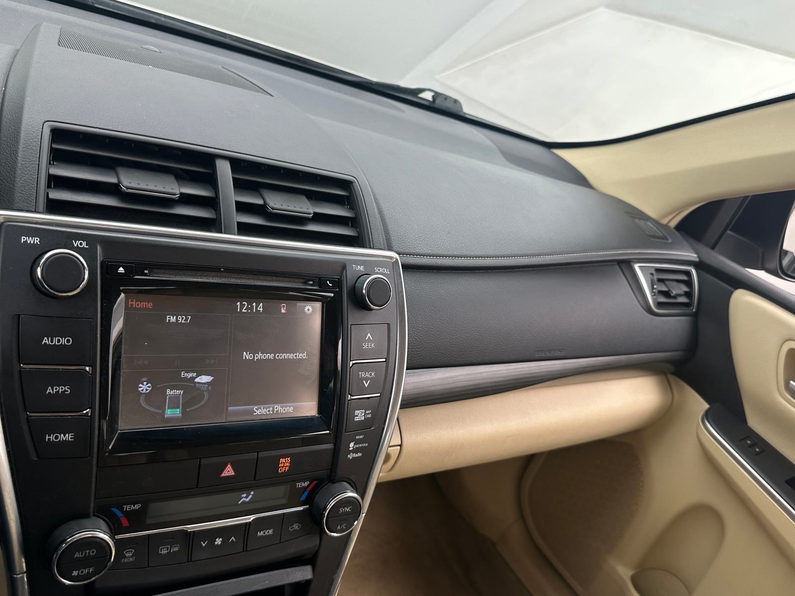 Thumbnail: 2015 Toyota Camry - 4