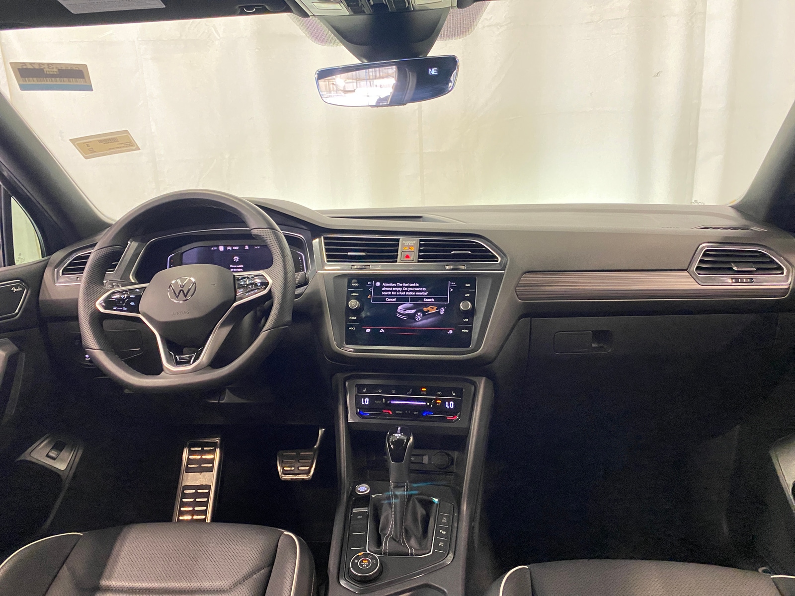 Thumbnail: 2022 Volkswagen Tiguan - 2