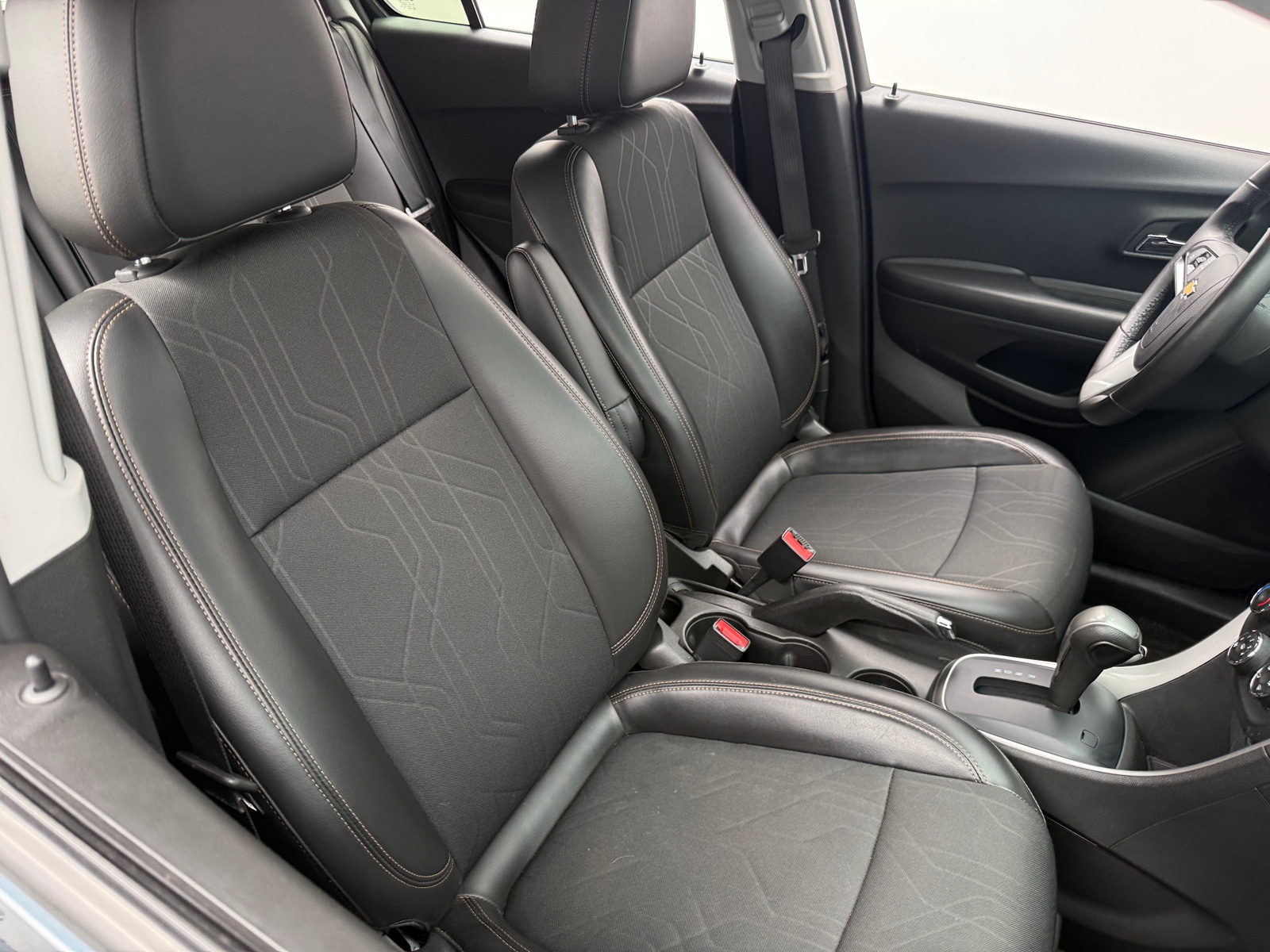 Thumbnail: 2022 Chevrolet Trax - 2