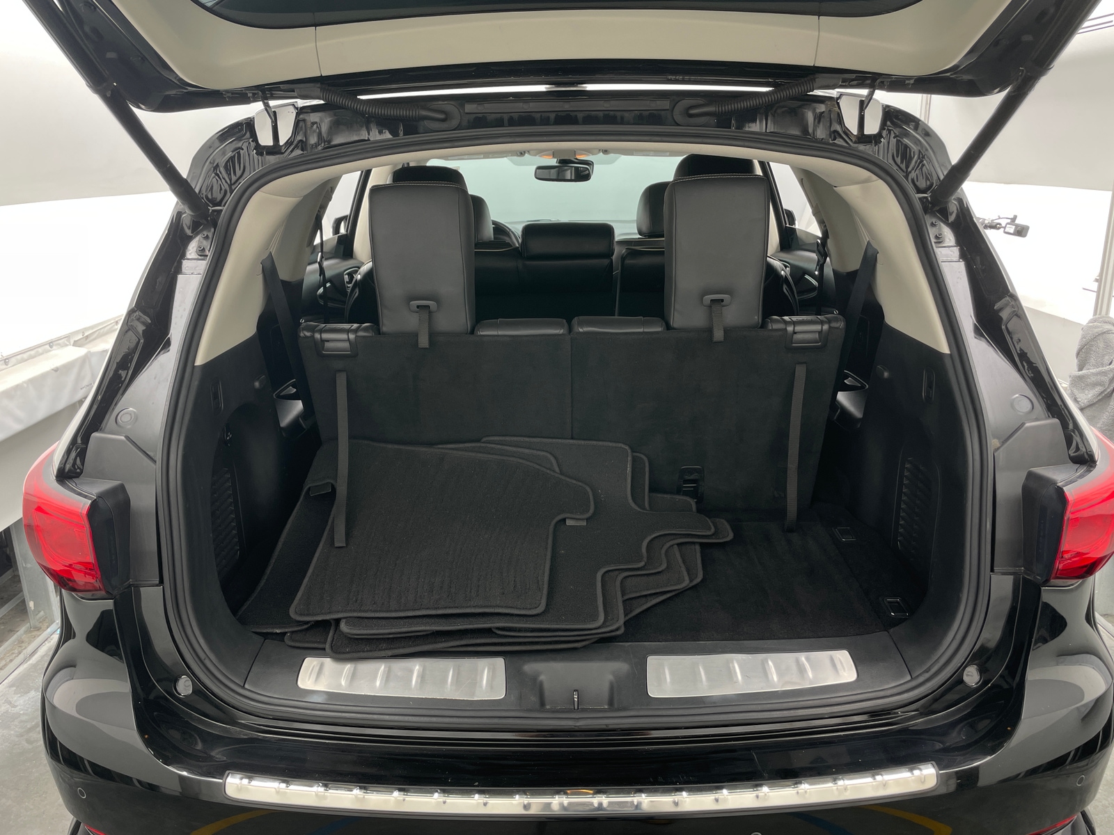 Thumbnail: 2019 INFINITI QX60 - 6