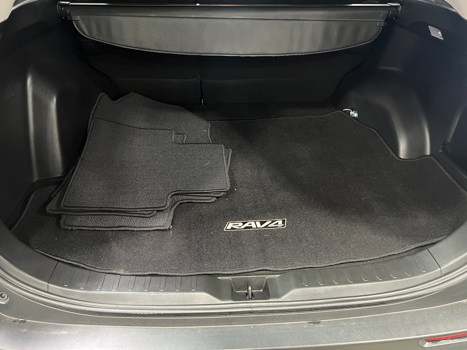 Thumbnail: 2021 Toyota RAV4 - 7