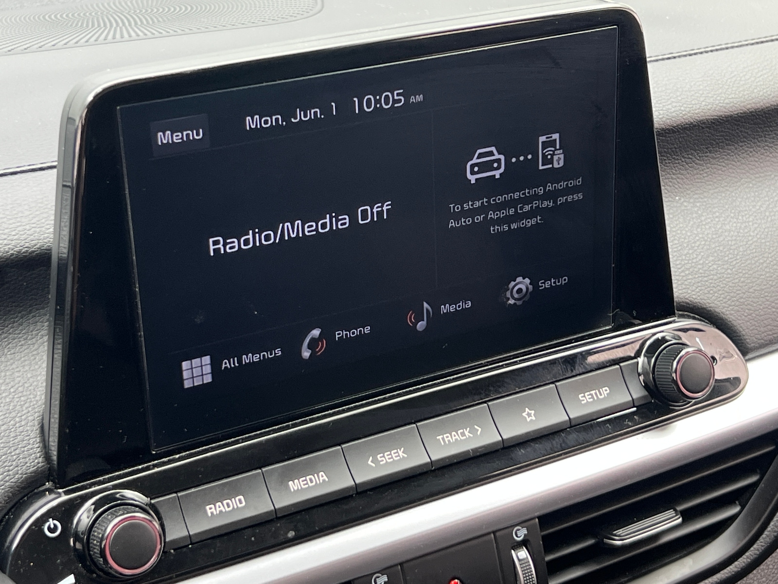 Thumbnail: 2023 Kia Forte - 4