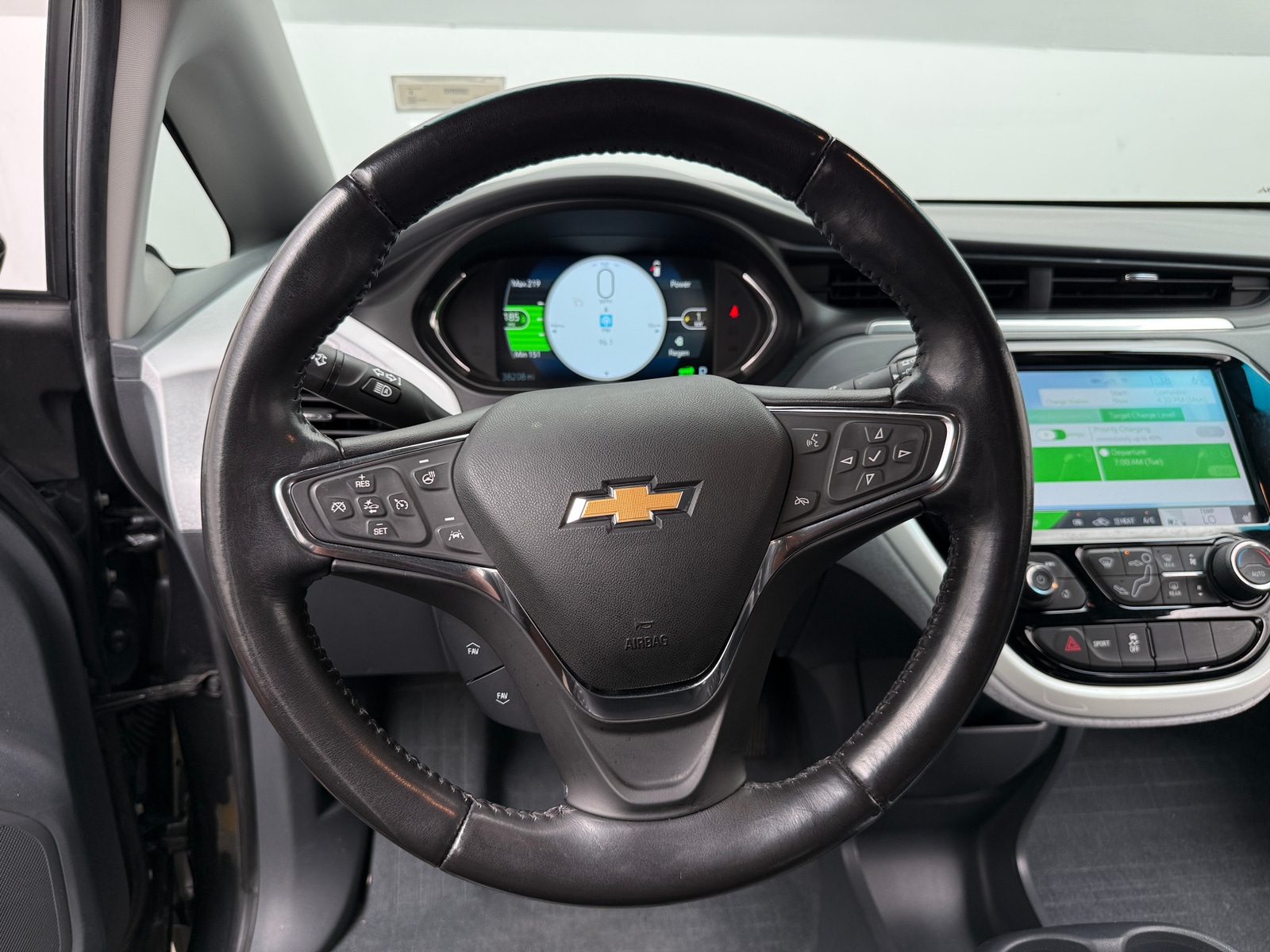 Thumbnail: 2020 Chevrolet Bolt EV - 4