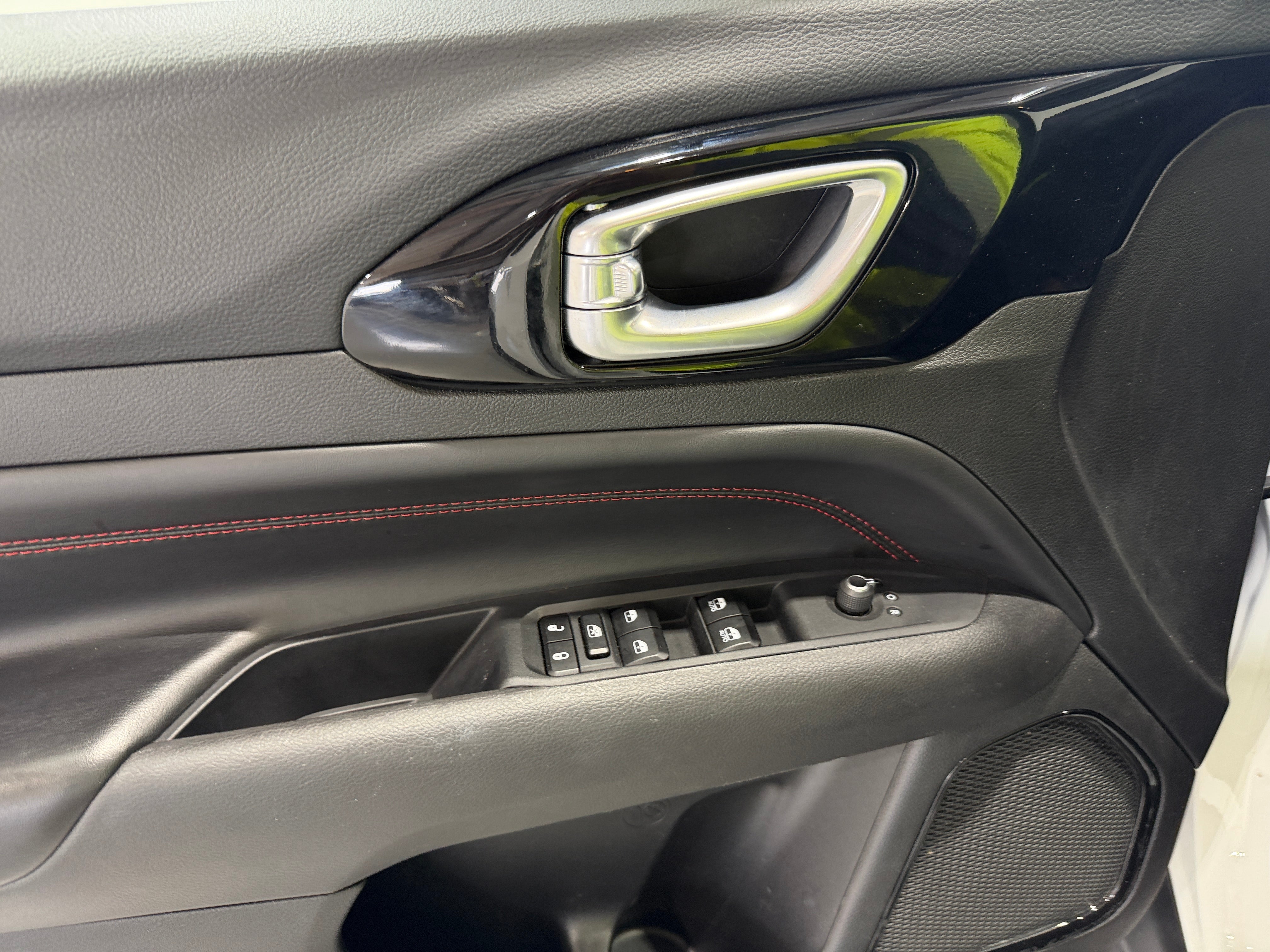 2025 Jeep Compass Trailhawk - Photo 7