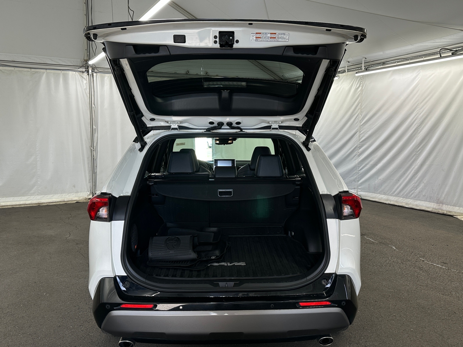 Thumbnail: 2019 Toyota RAV4 - 6