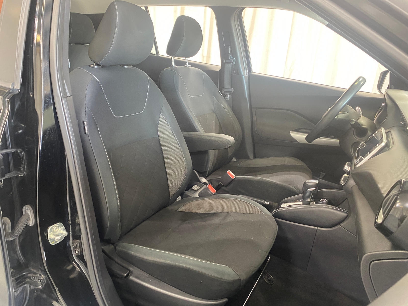 Thumbnail: 2020 Nissan Kicks - 2