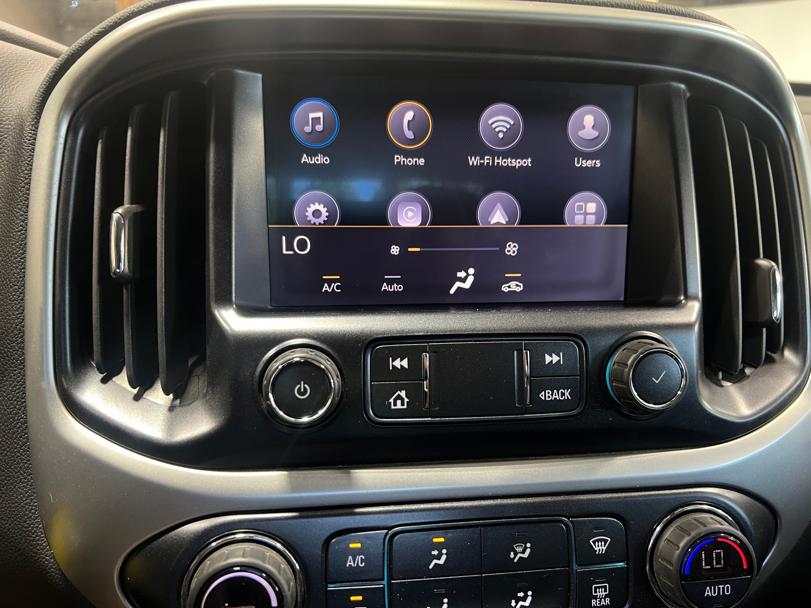 Thumbnail: 2019 Chevrolet Colorado - 3