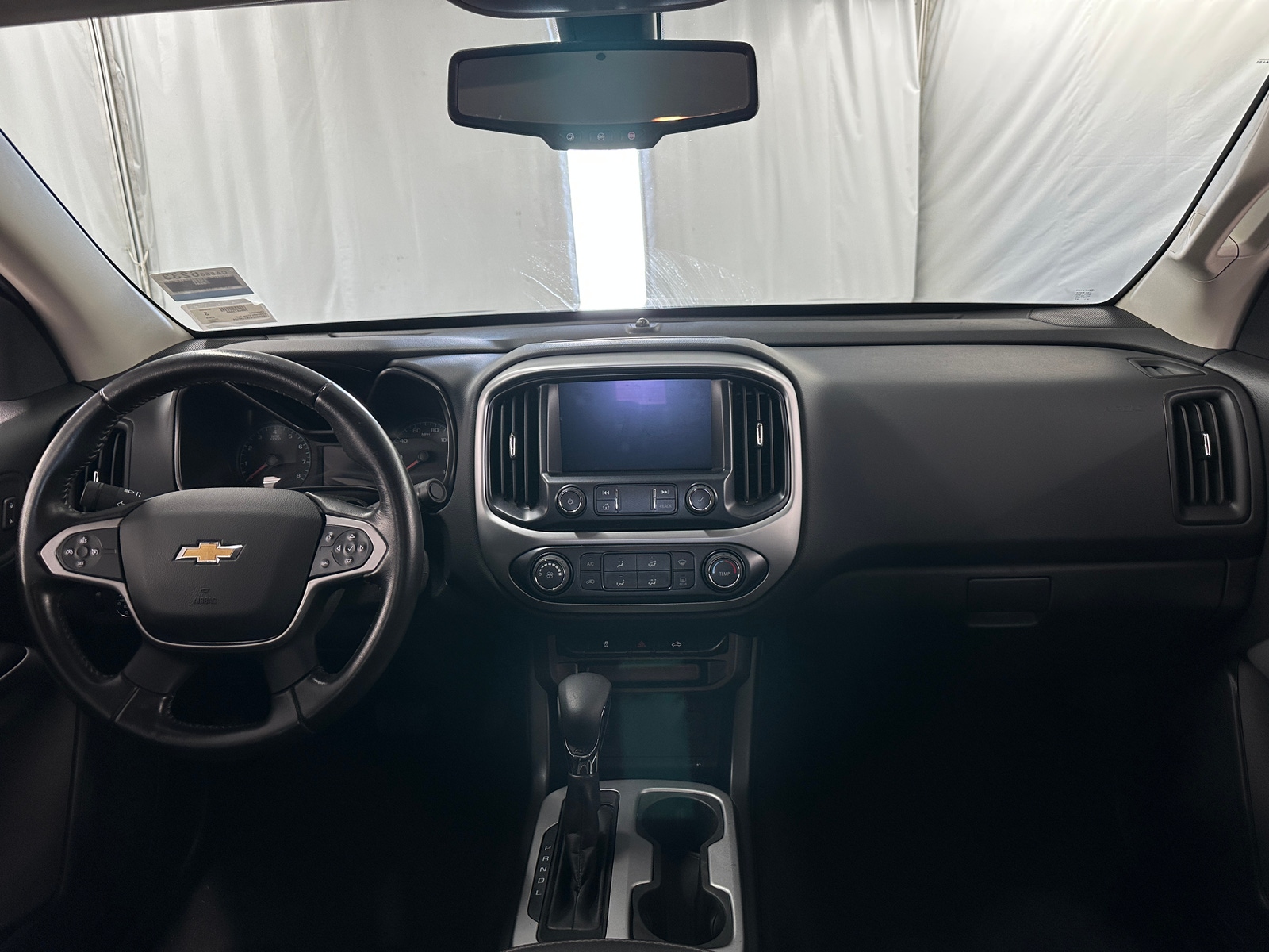 Thumbnail: 2022 Chevrolet Colorado - 3