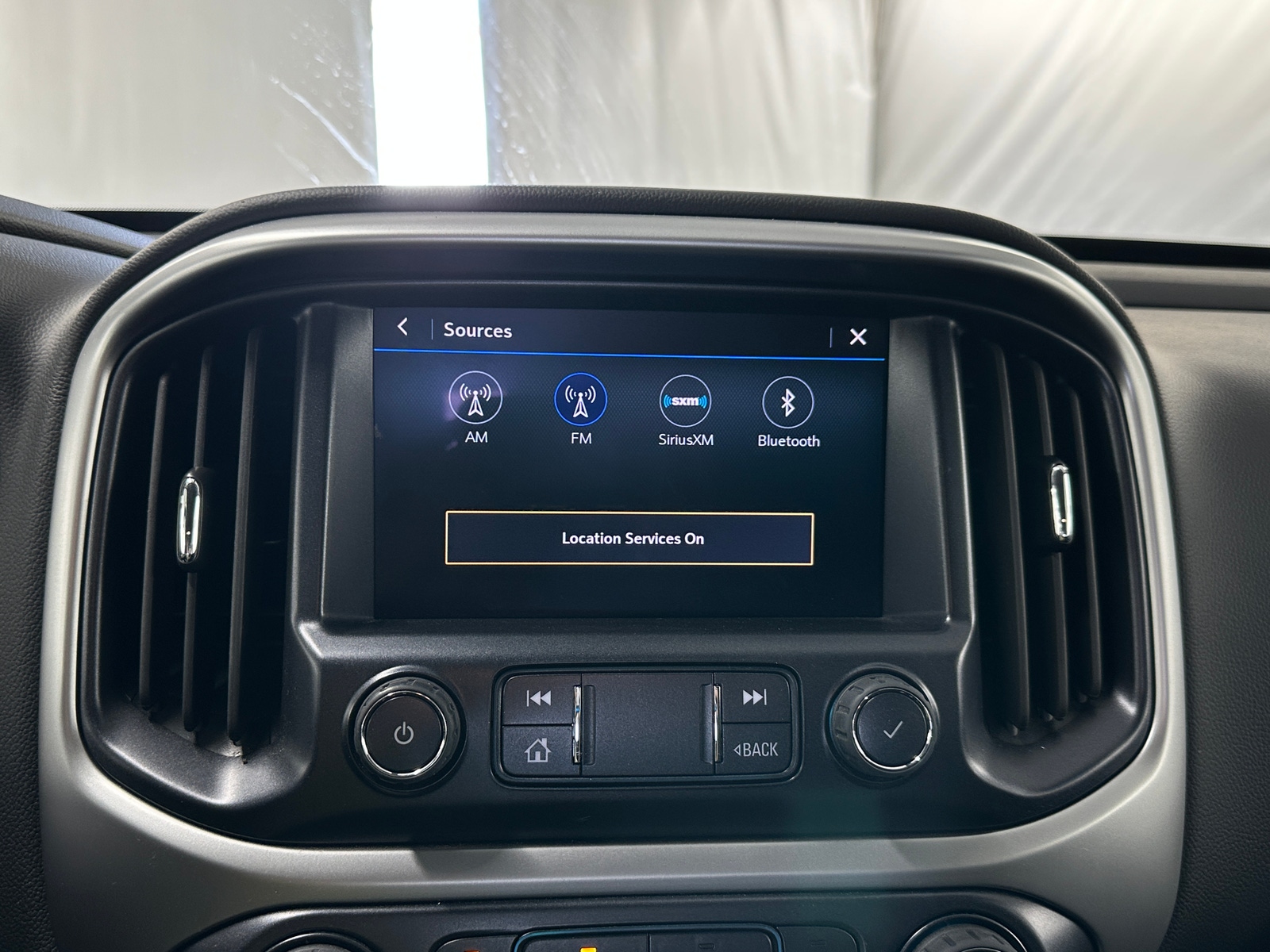 Thumbnail: 2022 Chevrolet Colorado - 4