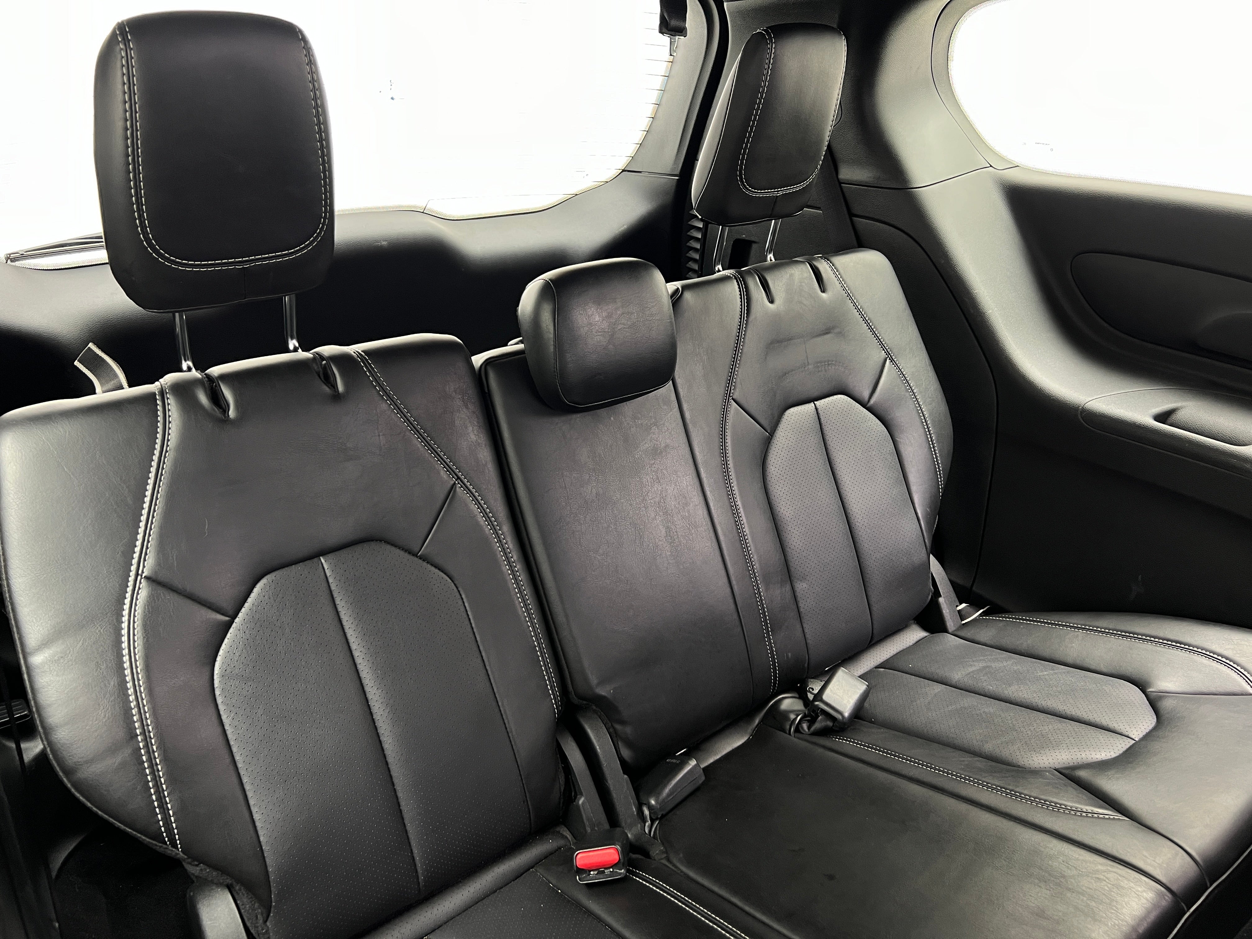 2025 Chrysler Pacifica Select - Photo 5