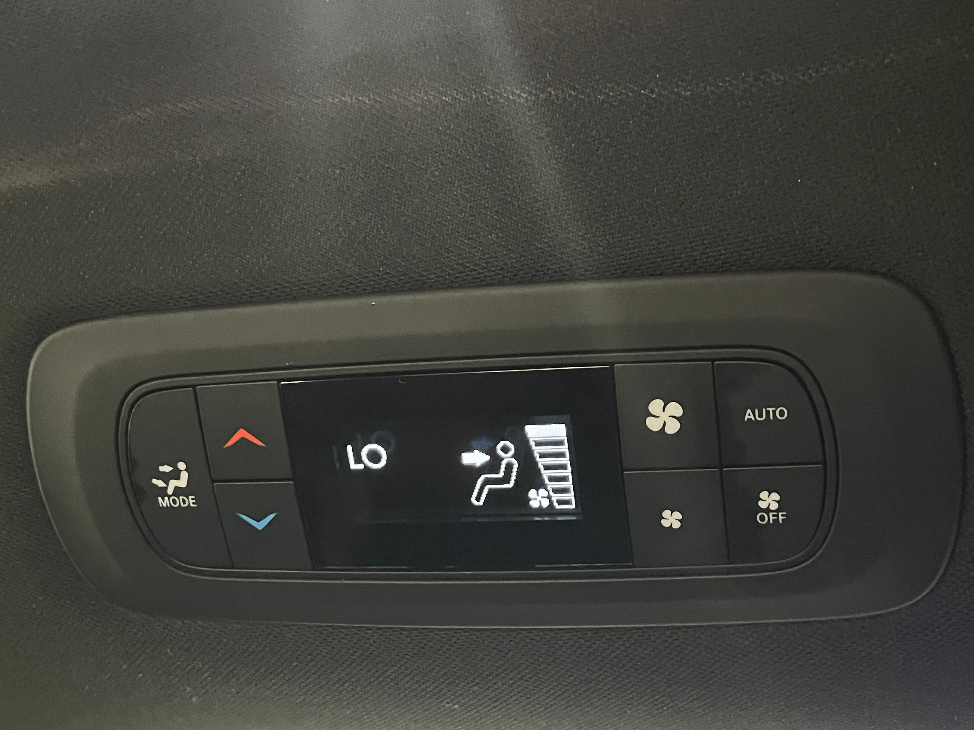 2025 Chrysler Pacifica Select - Photo 7