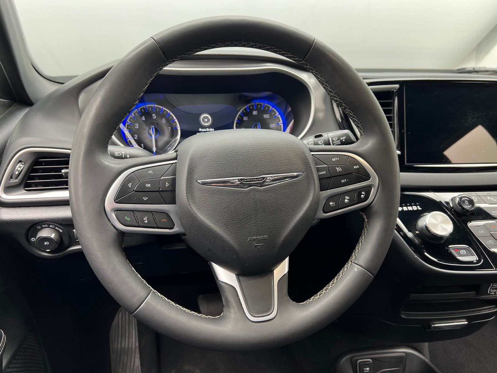 Thumbnail: 2025 Chrysler Pacifica - 4