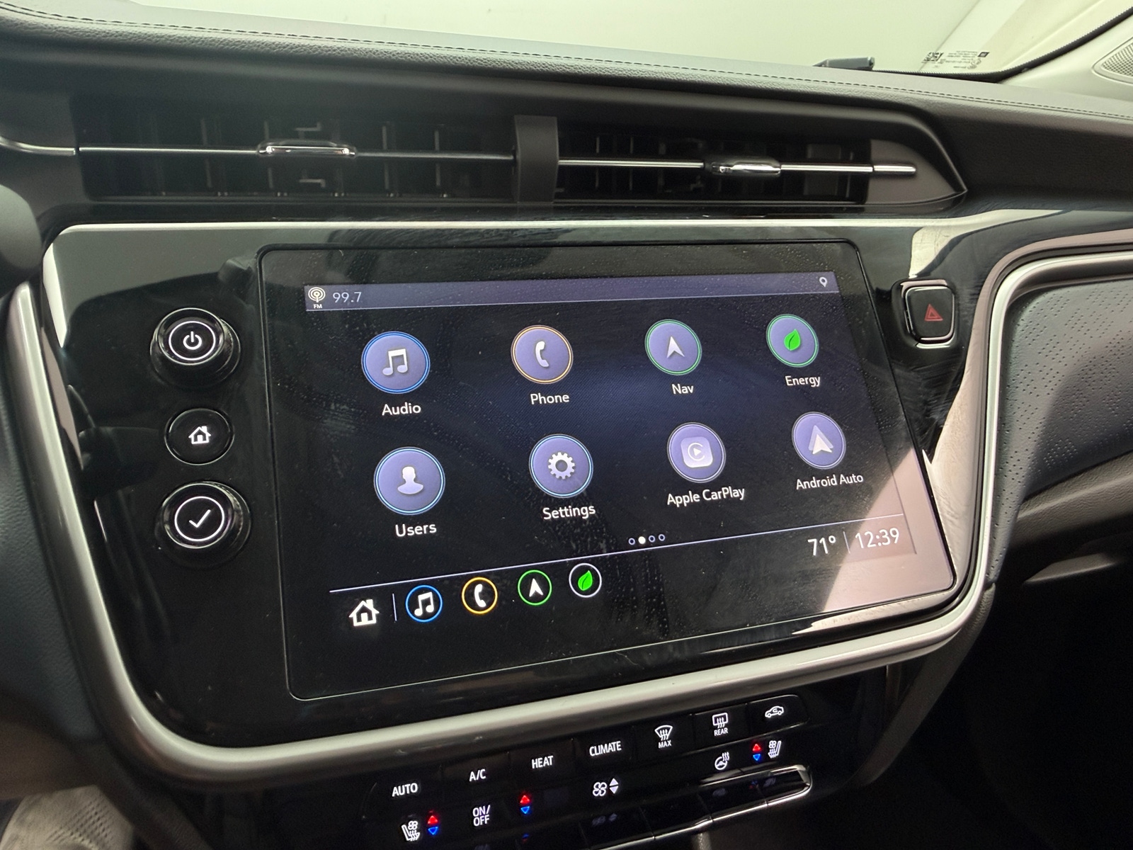 Thumbnail: 2022 Chevrolet Bolt EUV - 3