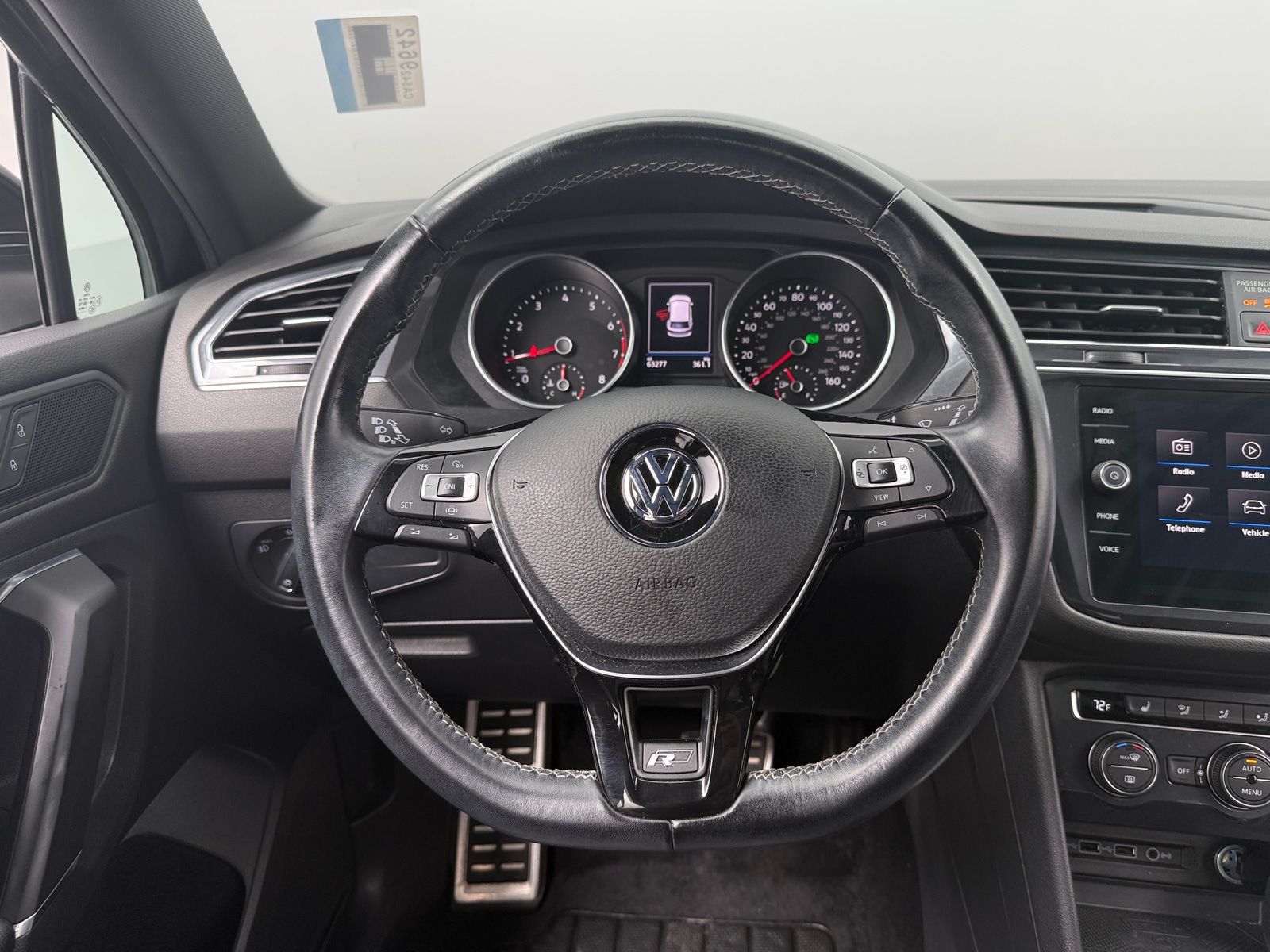 Thumbnail: 2020 Volkswagen Tiguan - 4