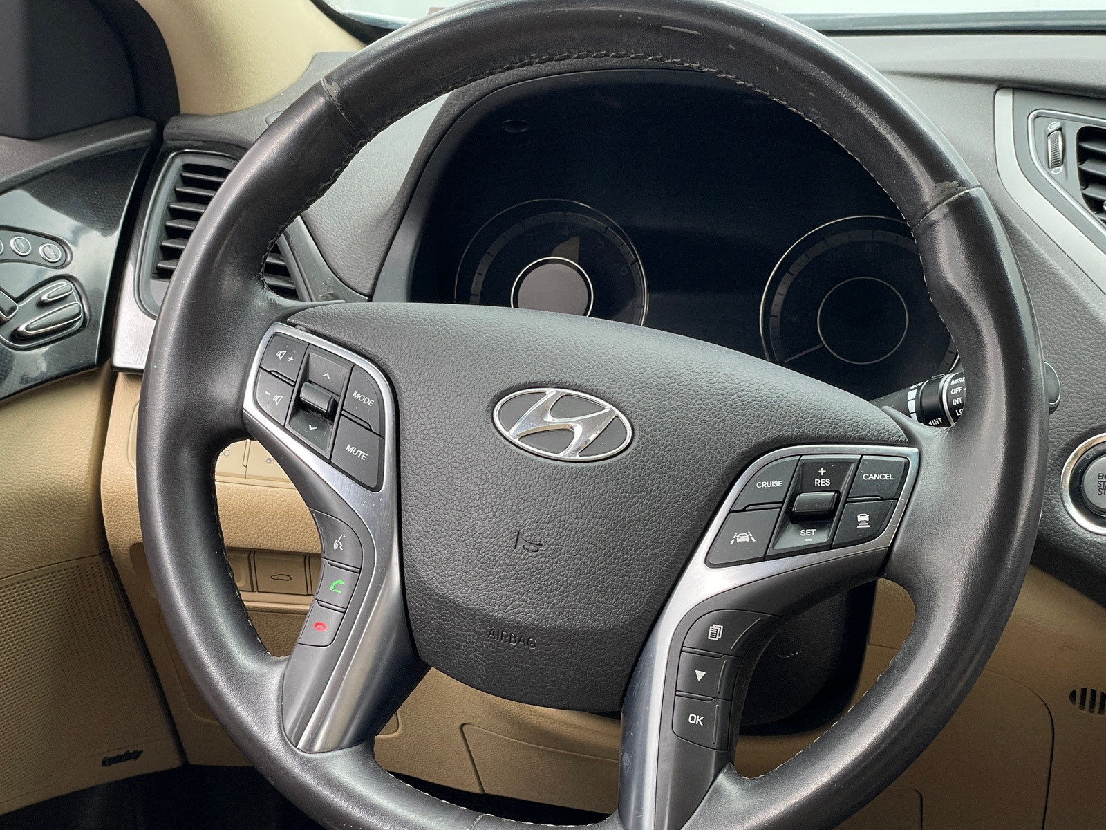 Thumbnail: 2016 Hyundai Azera - 4