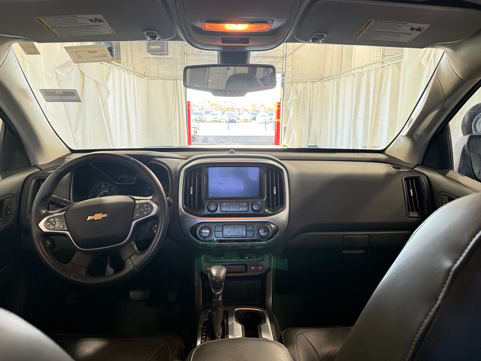 Thumbnail: 2022 Chevrolet Colorado - 3
