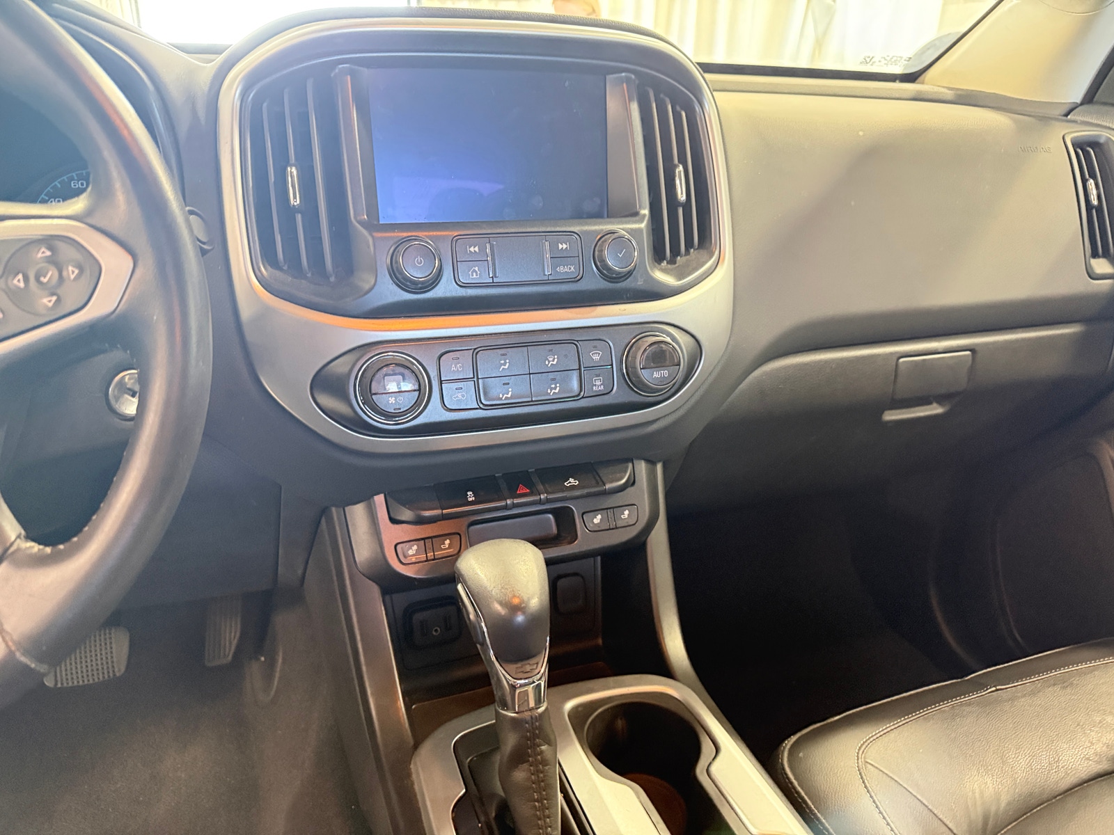 Thumbnail: 2022 Chevrolet Colorado - 4