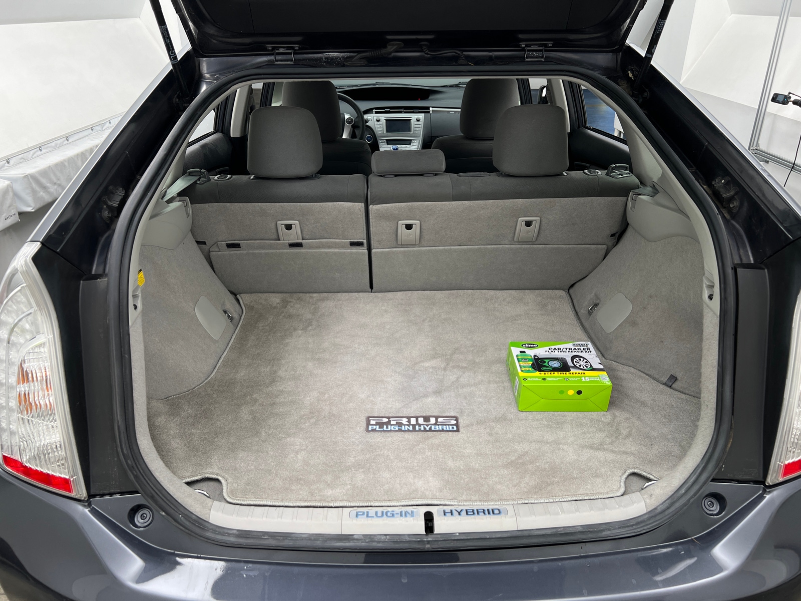 Thumbnail: 2012 Toyota Prius - 7