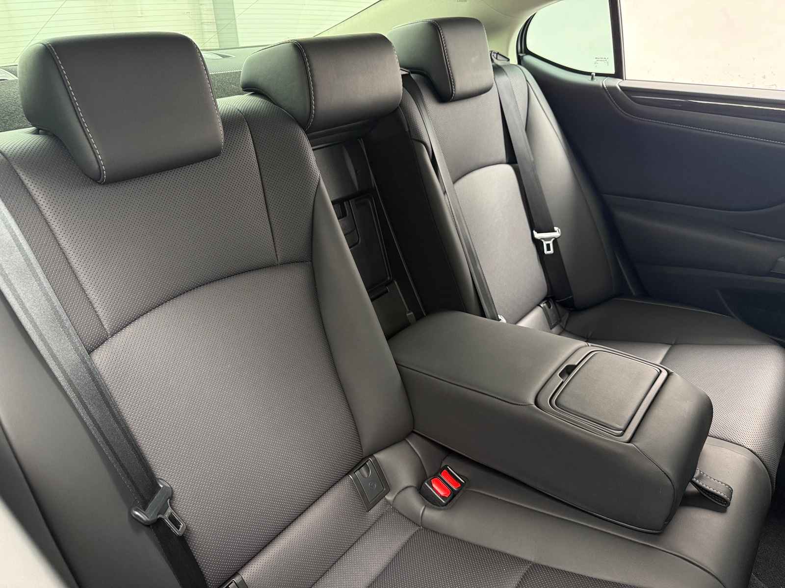 Thumbnail: 2019 Lexus ES - 6