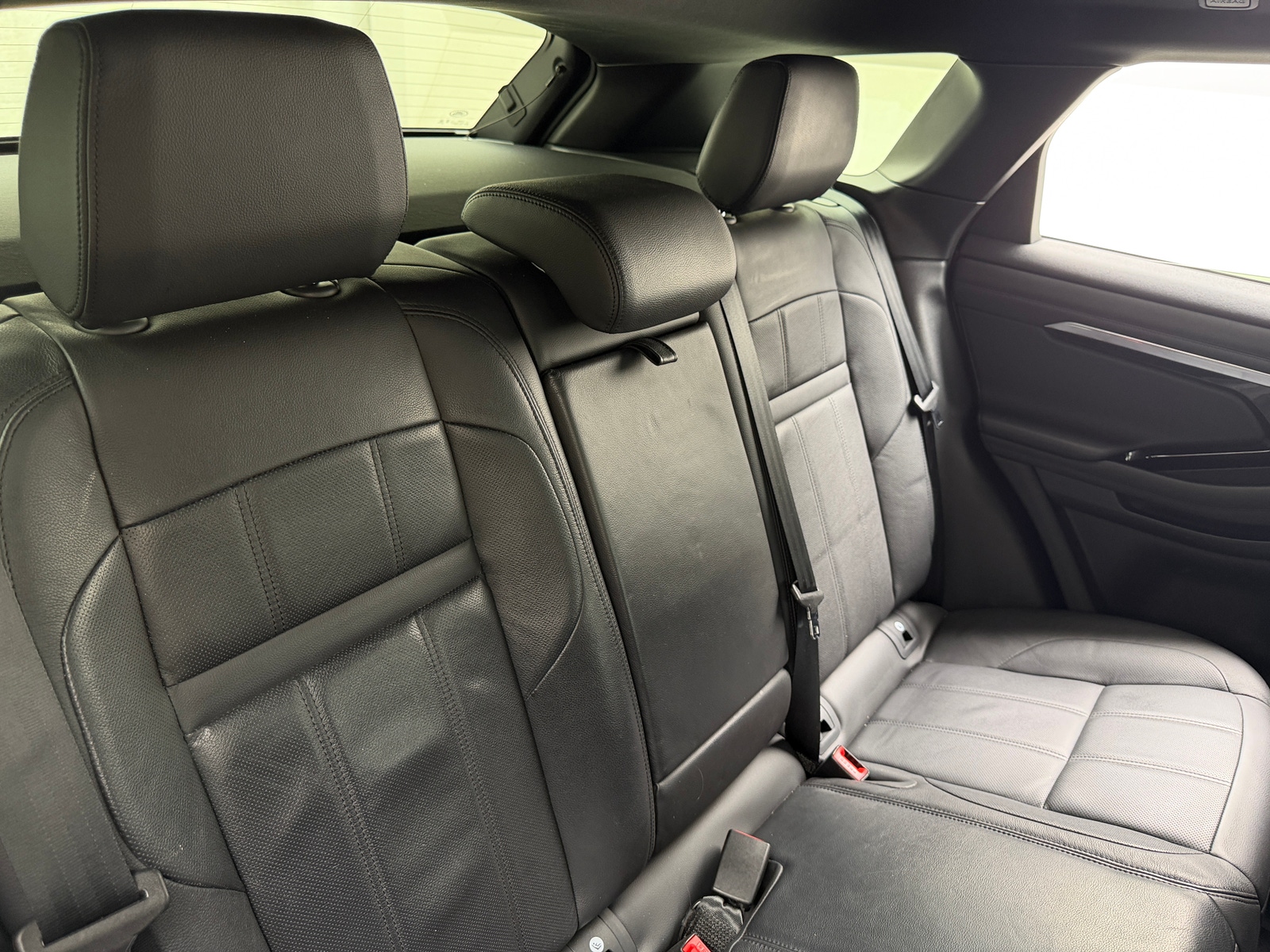 Thumbnail: 2023 Land Rover Range Rover Evoque - 6