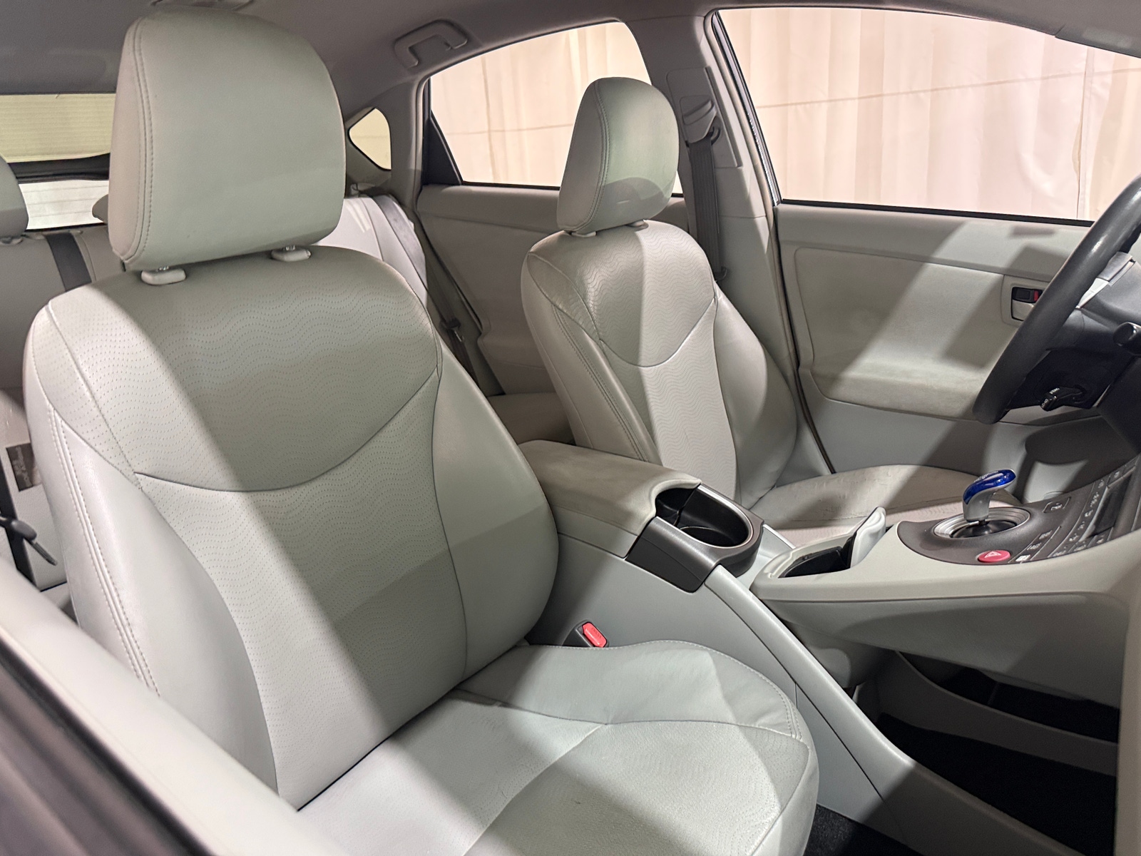 Thumbnail: 2015 Toyota Prius - 2