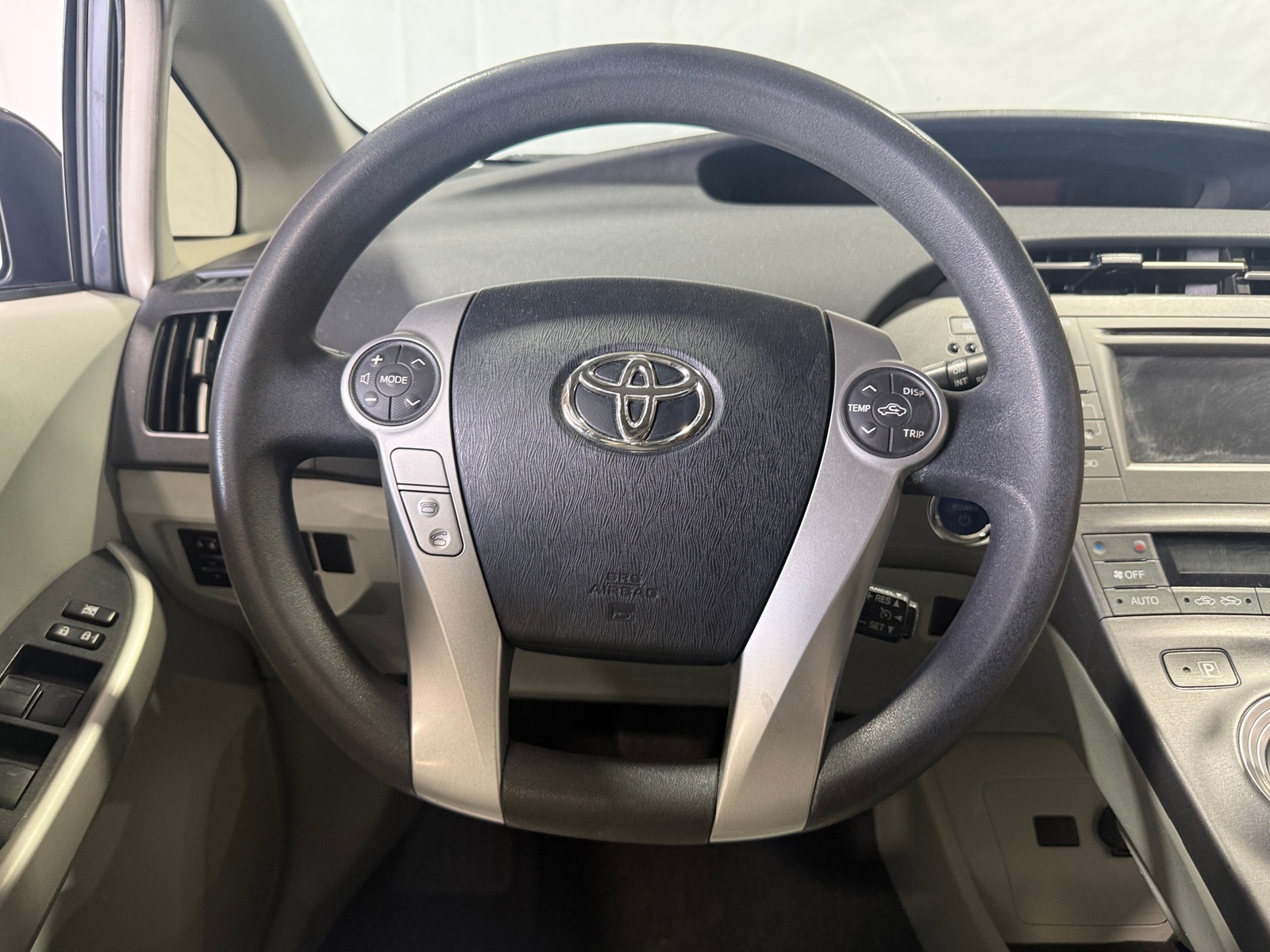 Thumbnail: 2015 Toyota Prius - 5