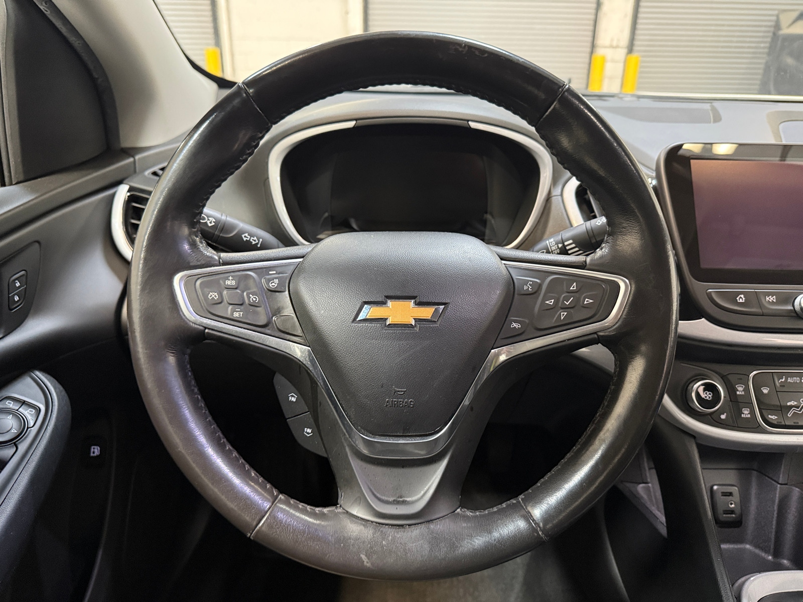 Thumbnail: 2018 Chevrolet Volt - 4