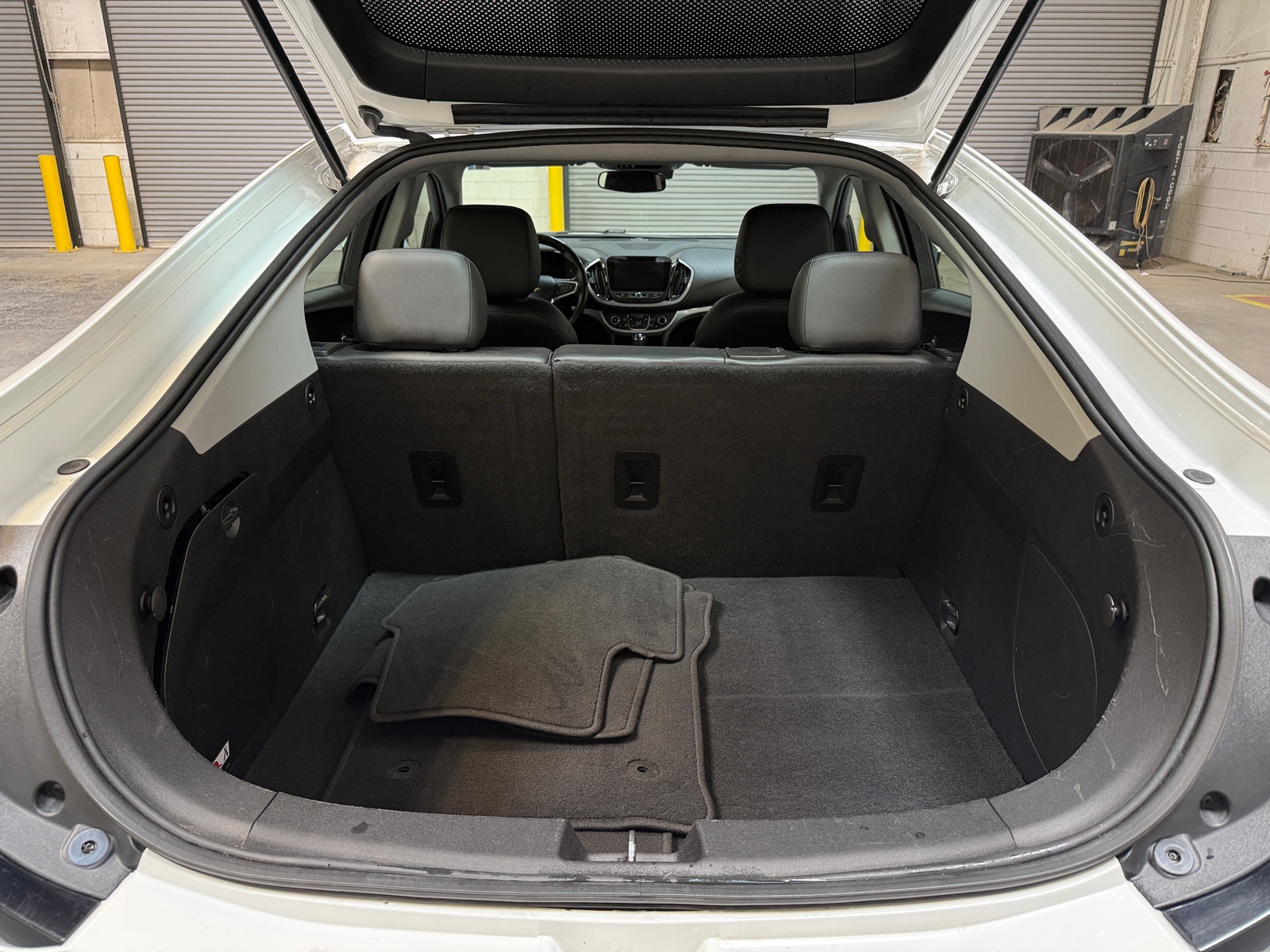 Thumbnail: 2018 Chevrolet Volt - 6