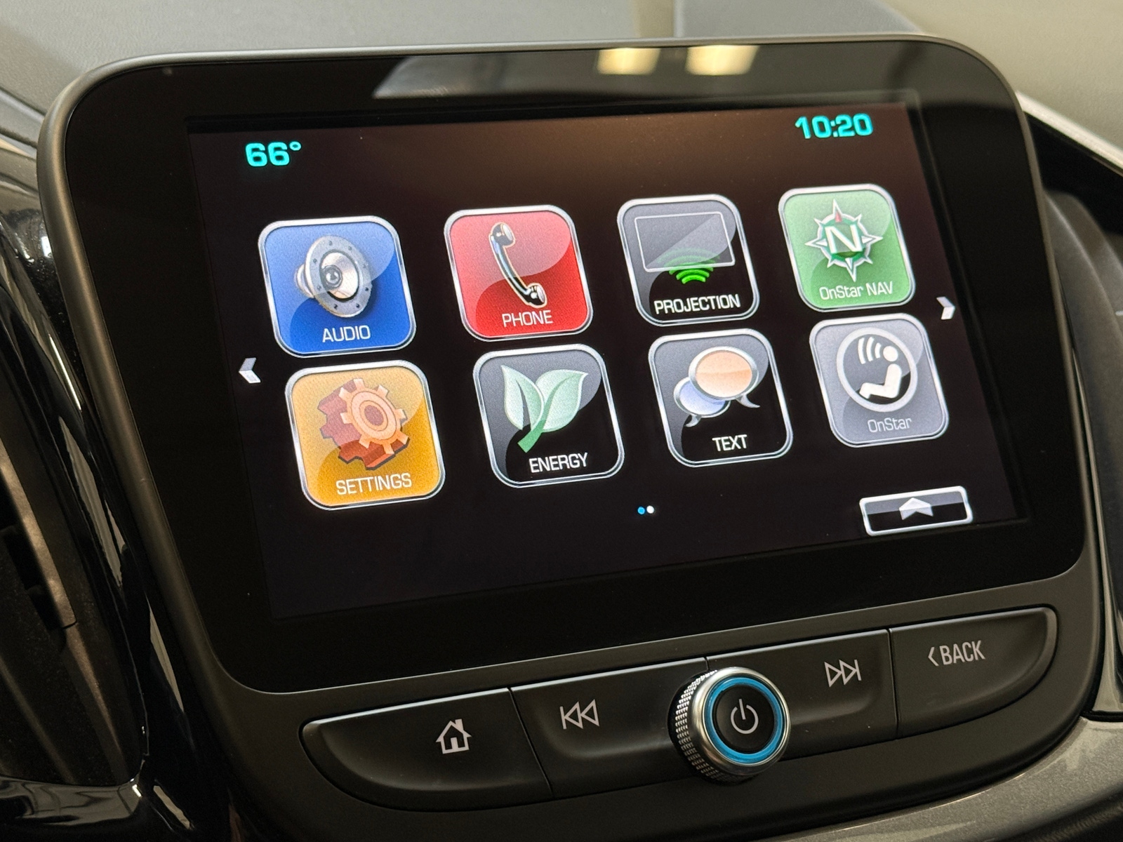 Thumbnail: 2018 Chevrolet Volt - 3