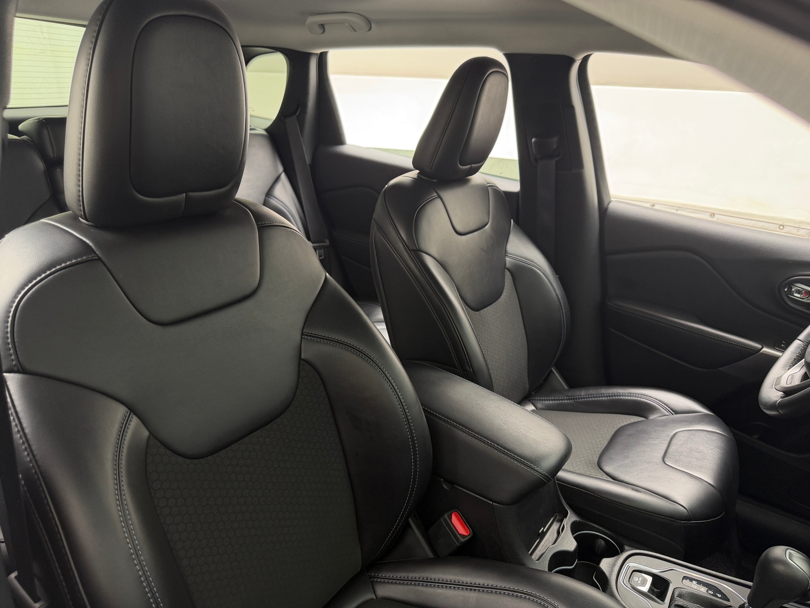 Thumbnail: 2019 Jeep Cherokee - 2