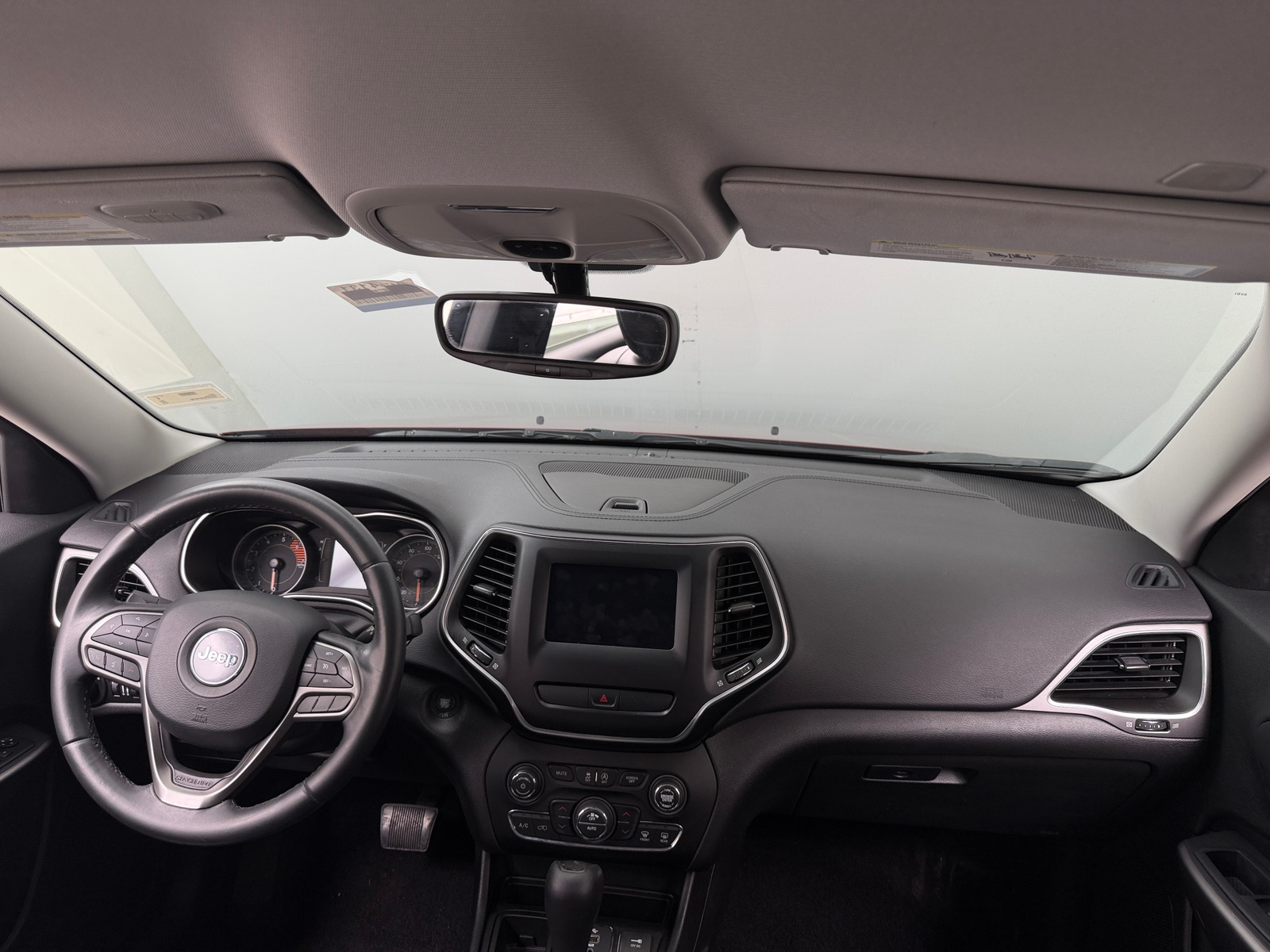 Thumbnail: 2019 Jeep Cherokee - 3