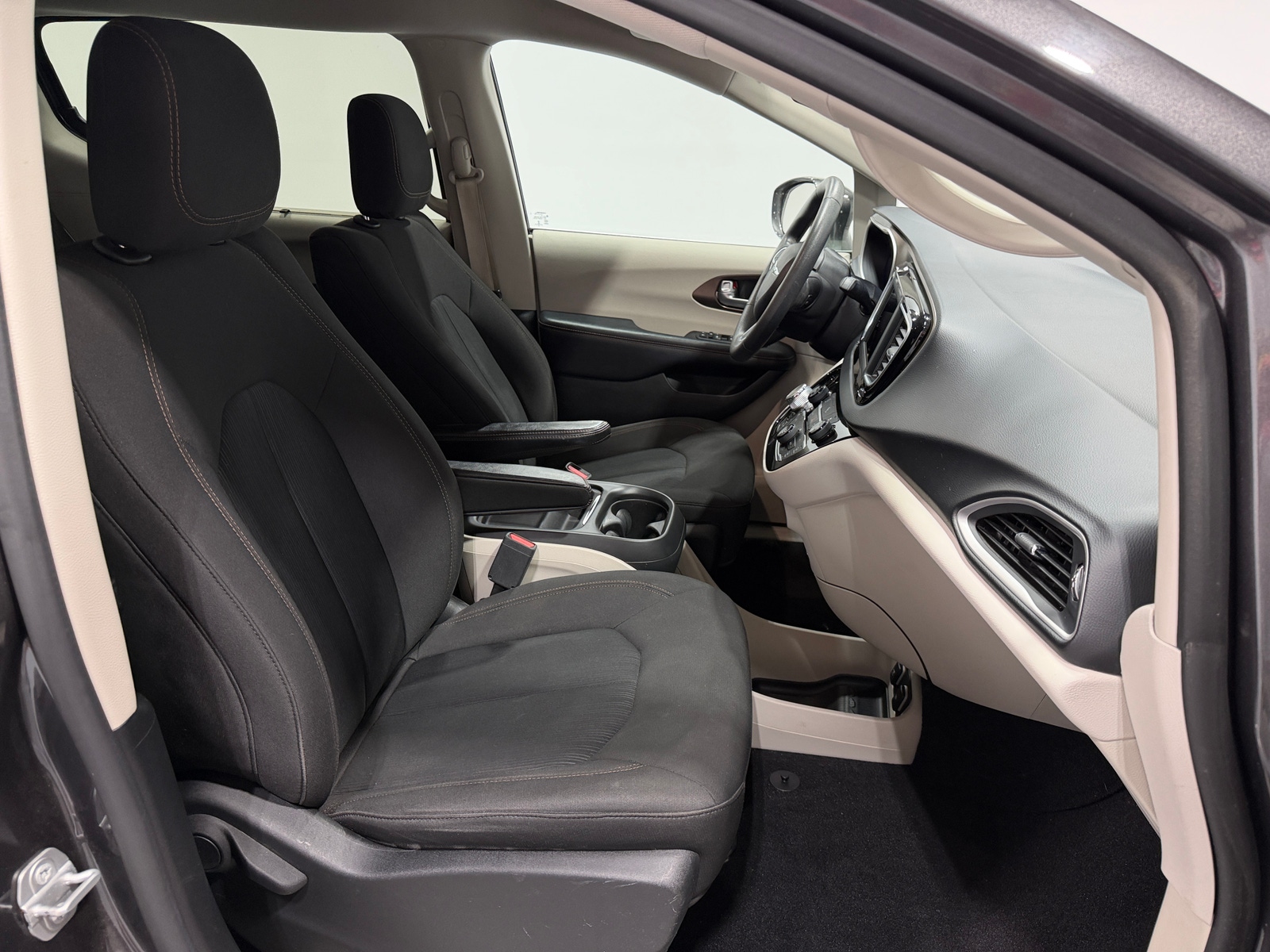 Thumbnail: 2018 Chrysler Pacifica - 2