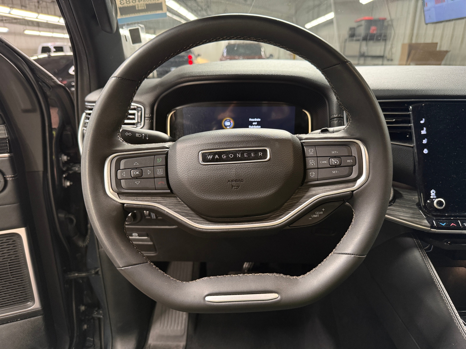 Thumbnail: 2024 Jeep Wagoneer - 4