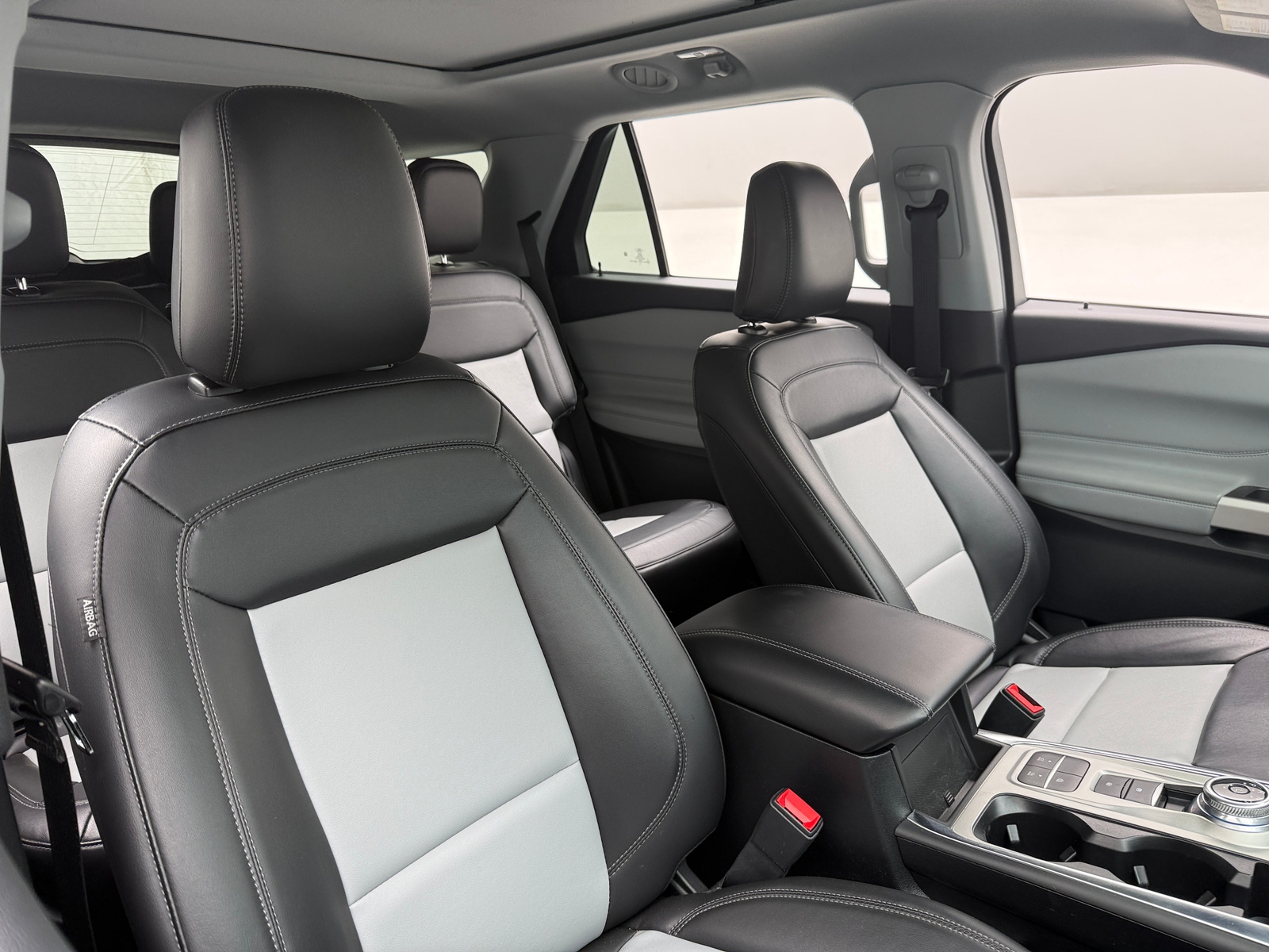 Thumbnail: 2022 Ford Explorer - 2