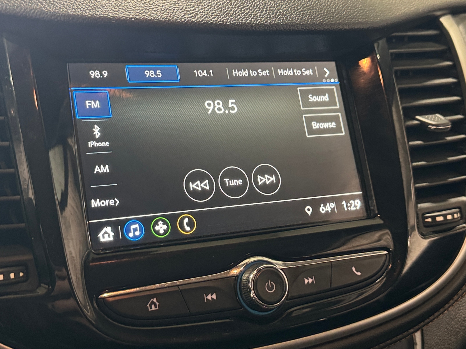 Thumbnail: 2019 Chevrolet Trax - 4