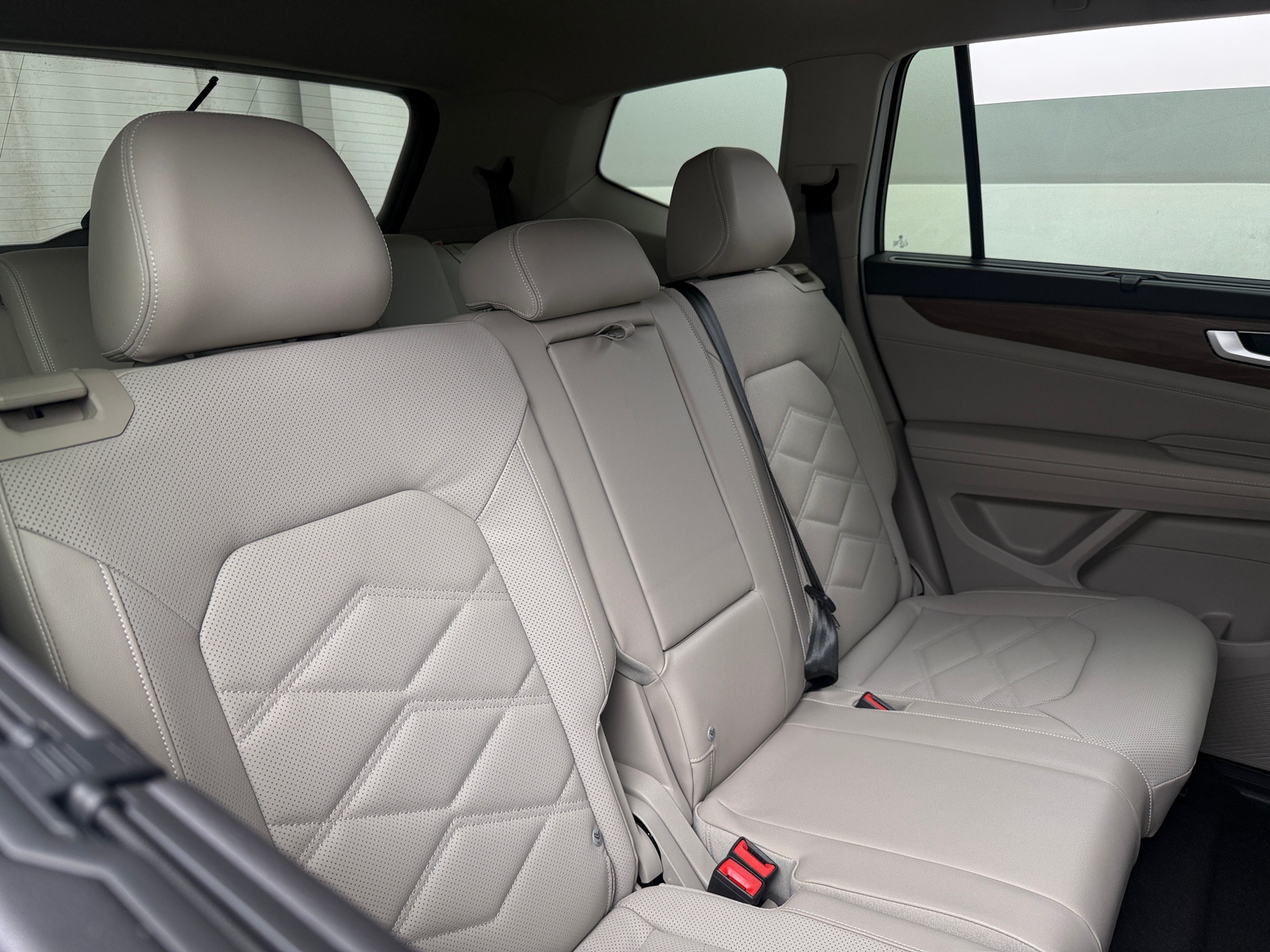 Thumbnail: 2024 Volkswagen Atlas - 5