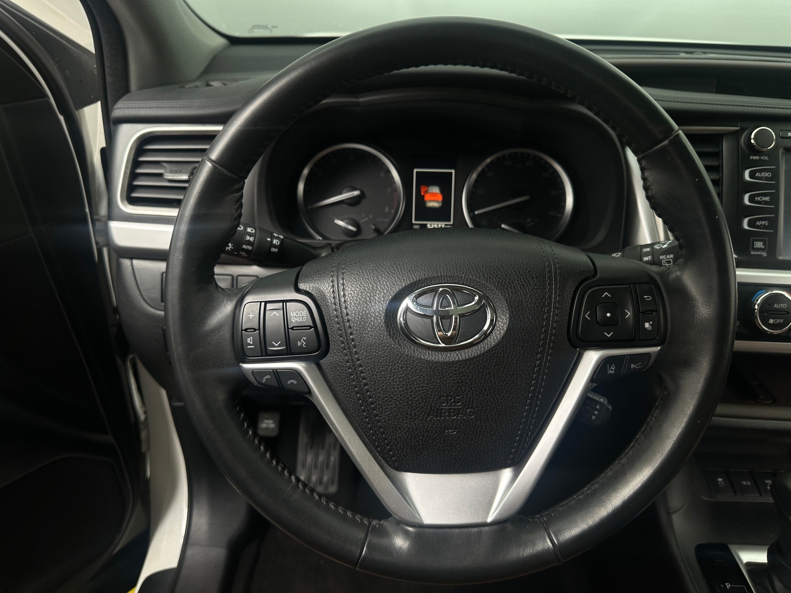 Thumbnail: 2018 Toyota Highlander - 4