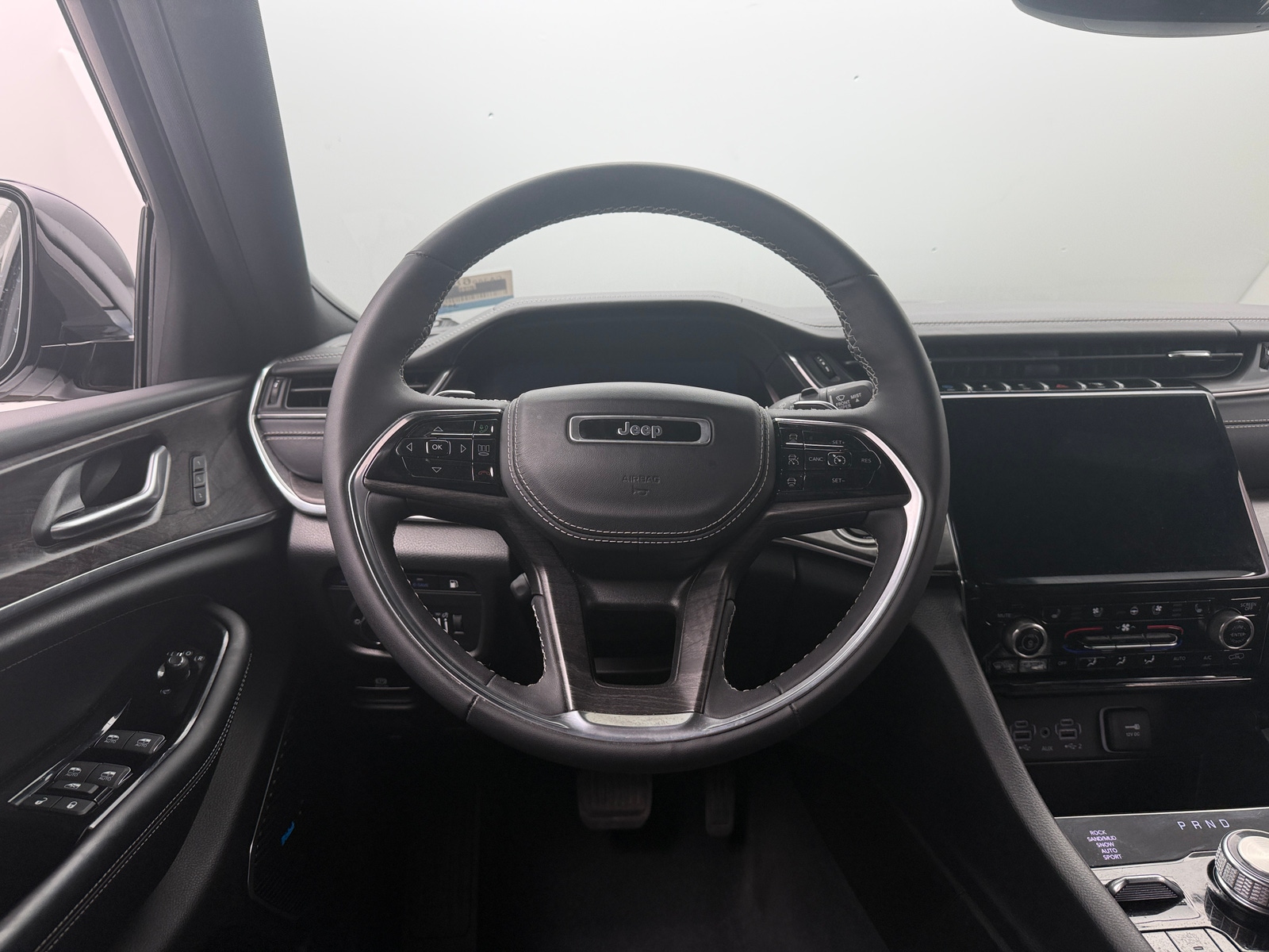 Thumbnail: 2023 Jeep Grand Cherokee - 4