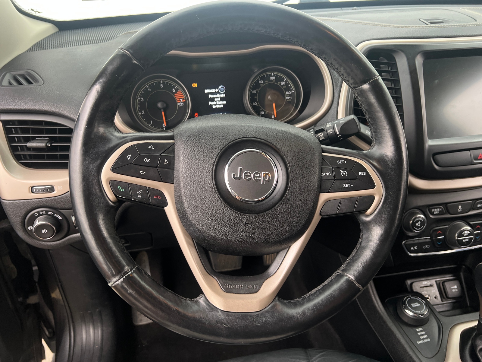 Thumbnail: 2017 Jeep Cherokee - 4