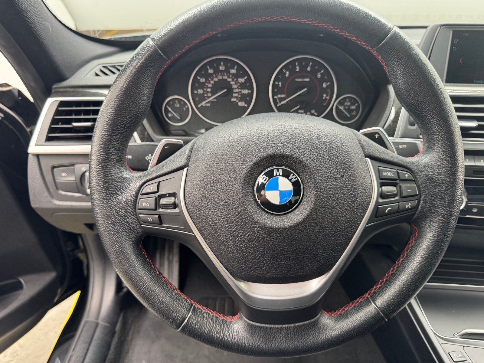 Thumbnail: 2018 BMW 3 Series - 4