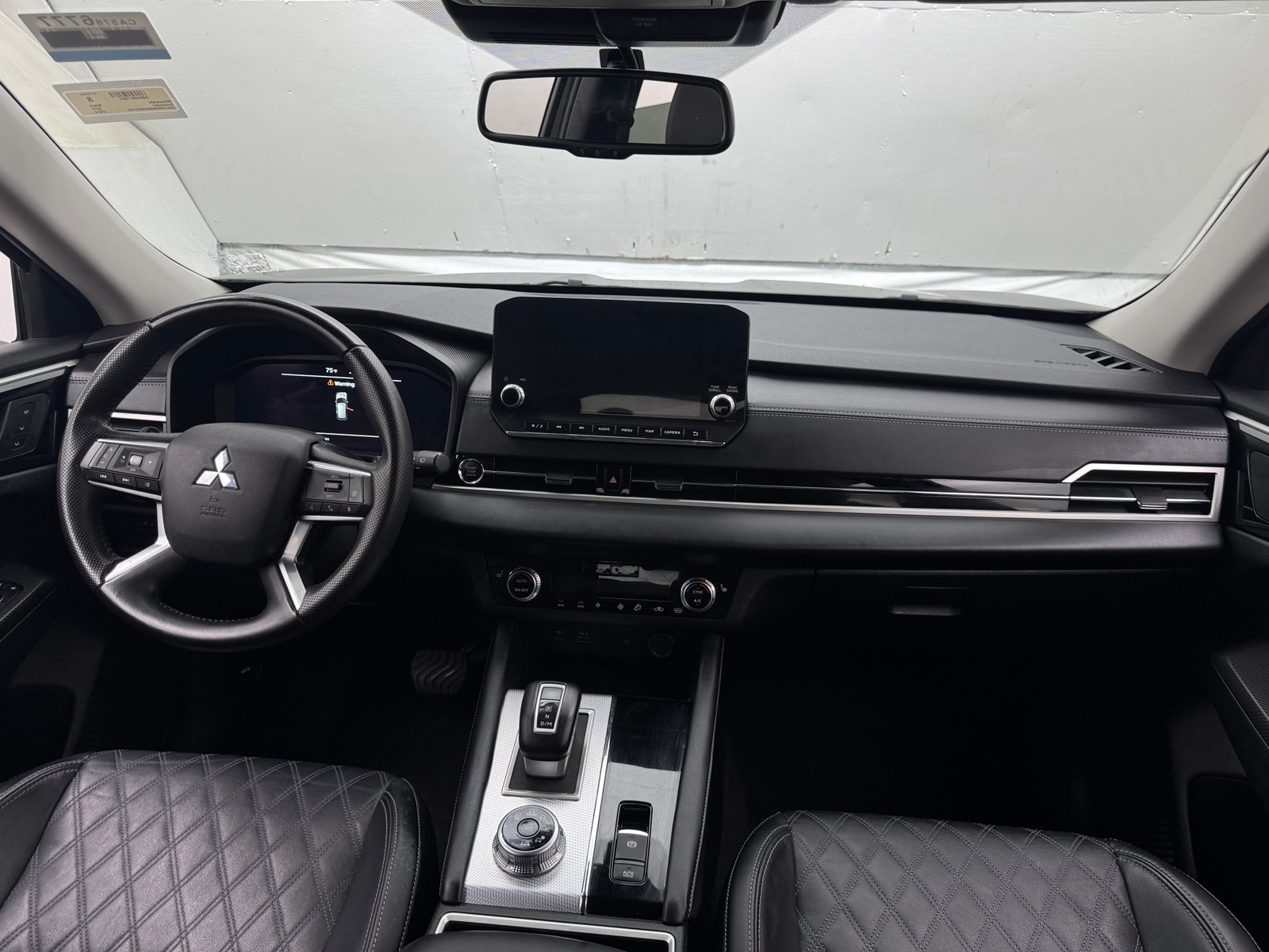 Thumbnail: 2024 Mitsubishi Outlander - 2