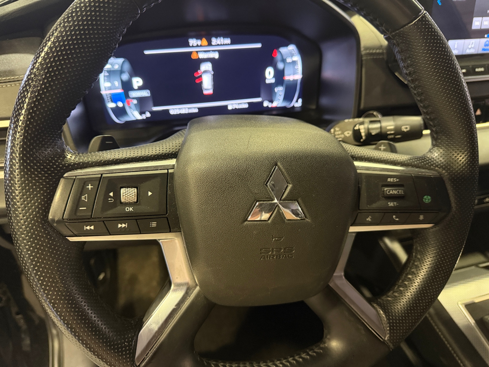 Thumbnail: 2024 Mitsubishi Outlander - 4