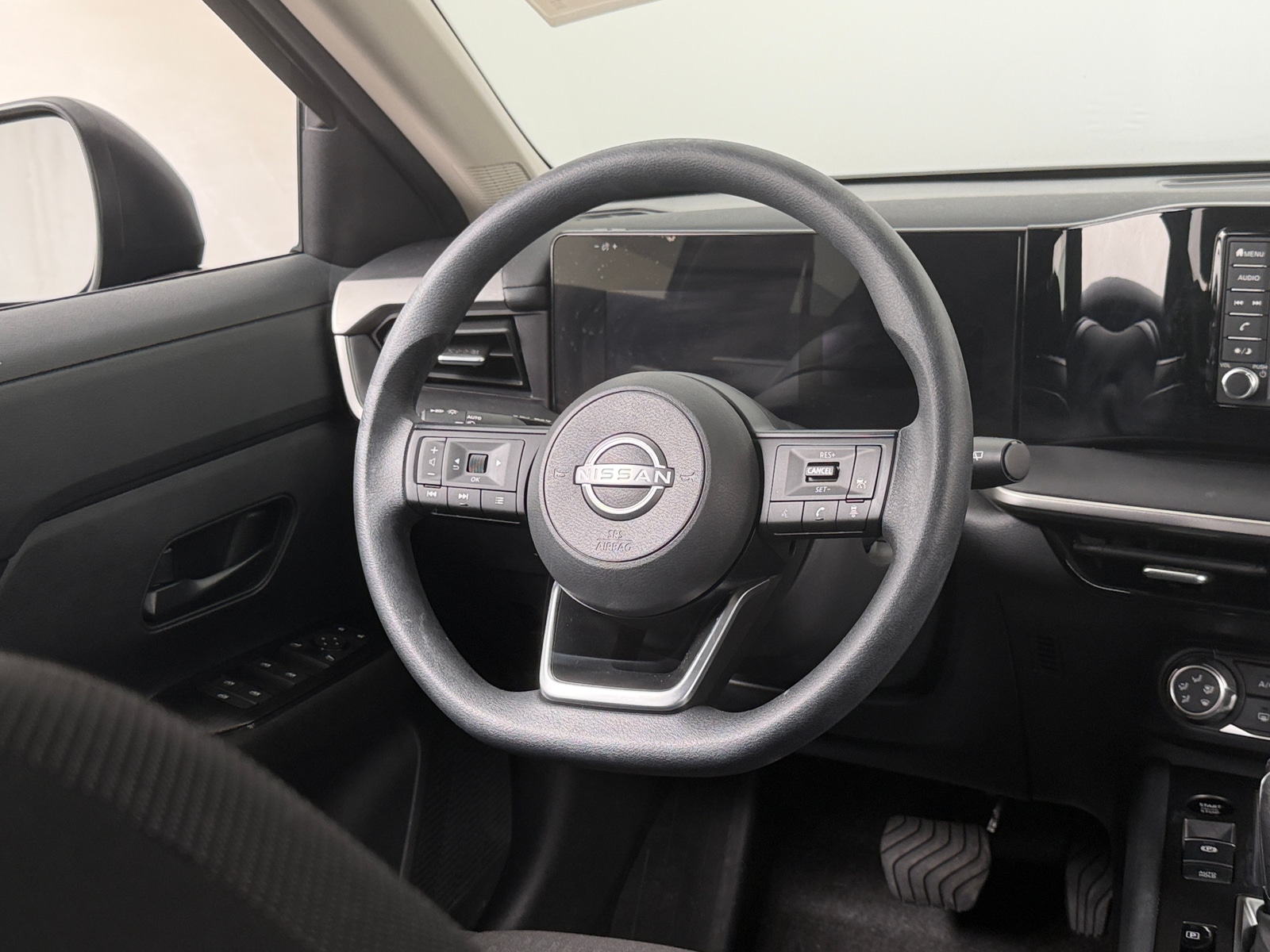 Thumbnail: 2025 Nissan Kicks - 5