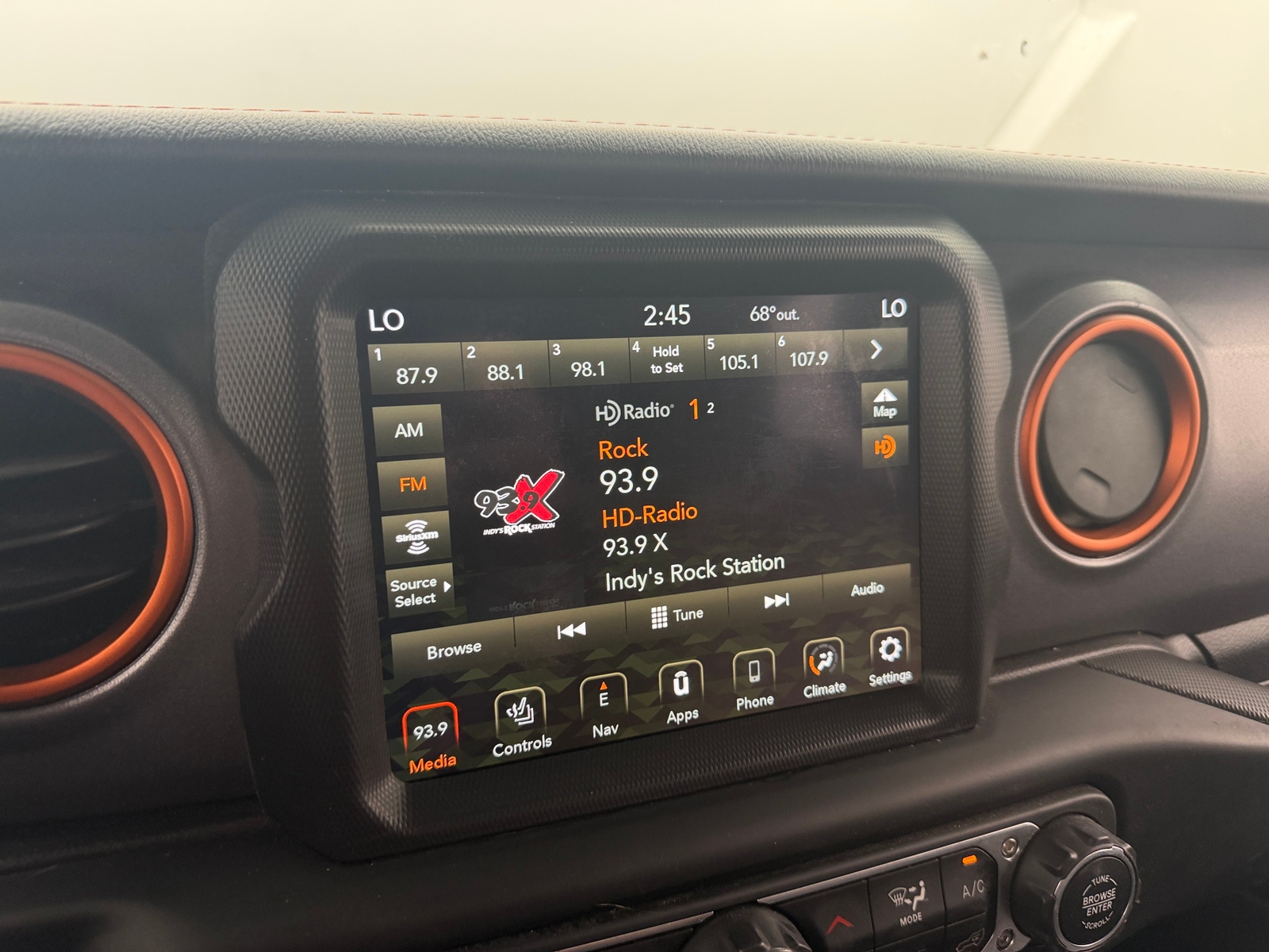 Thumbnail: 2020 Jeep Gladiator - 3