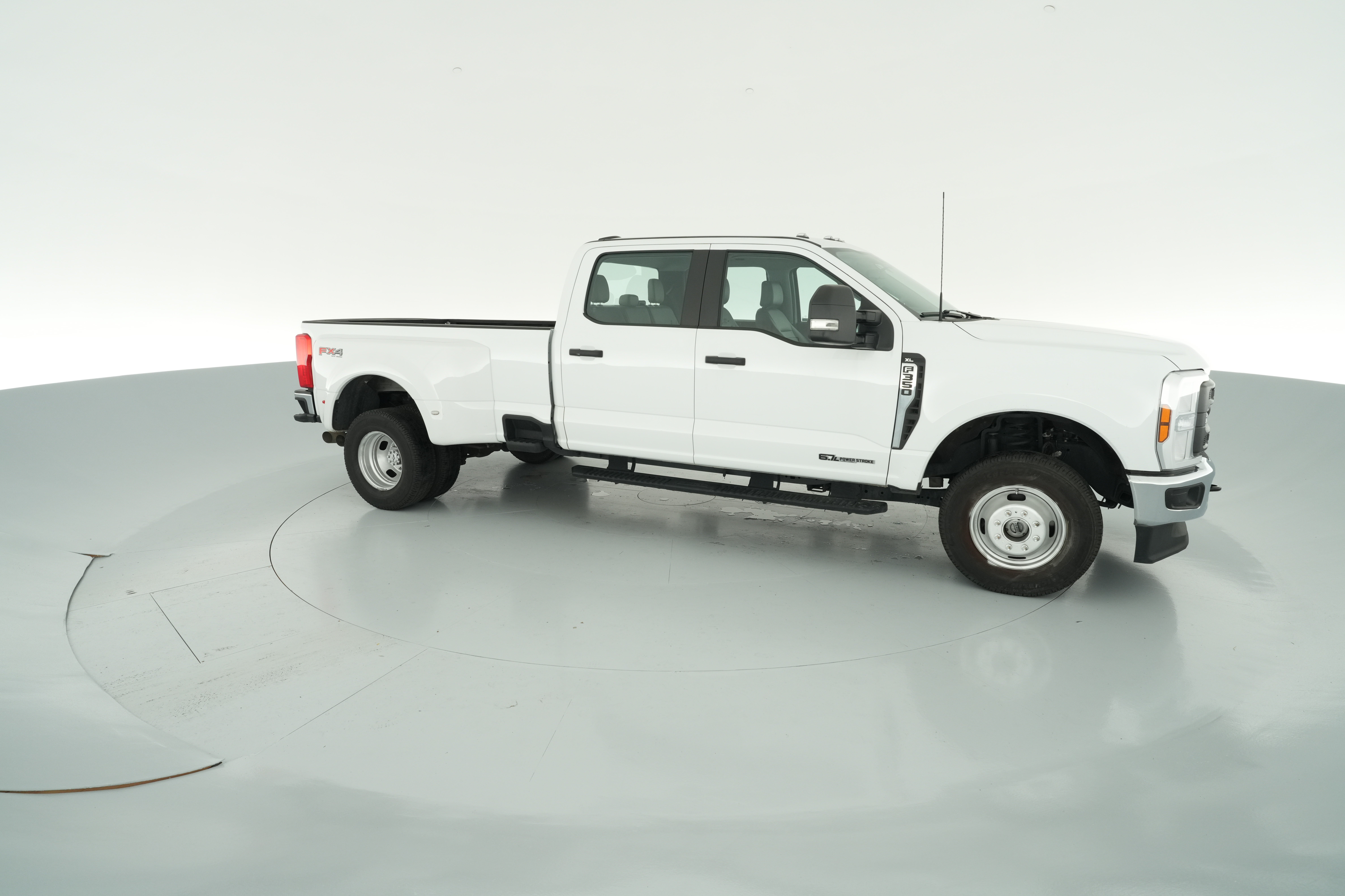 2024 Ford F-350 Super Duty XL - Photo 32