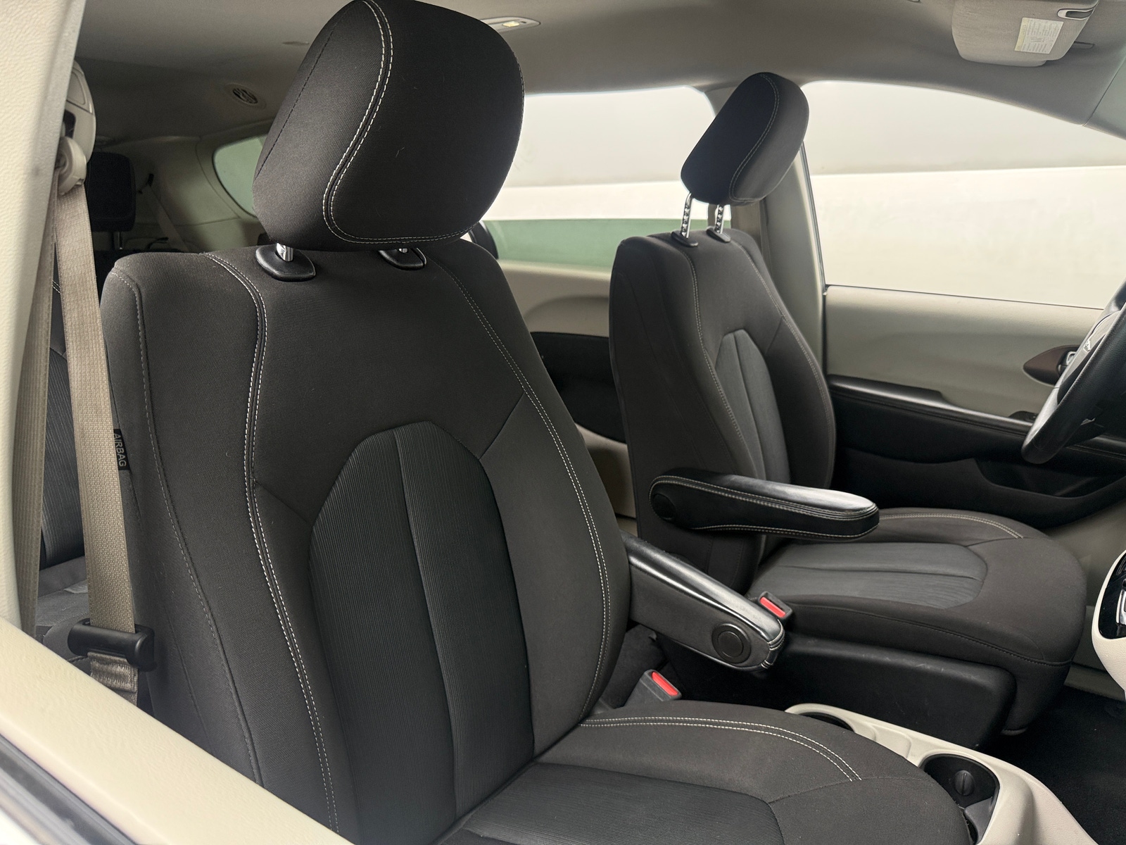 Thumbnail: 2020 Chrysler Voyager - 2